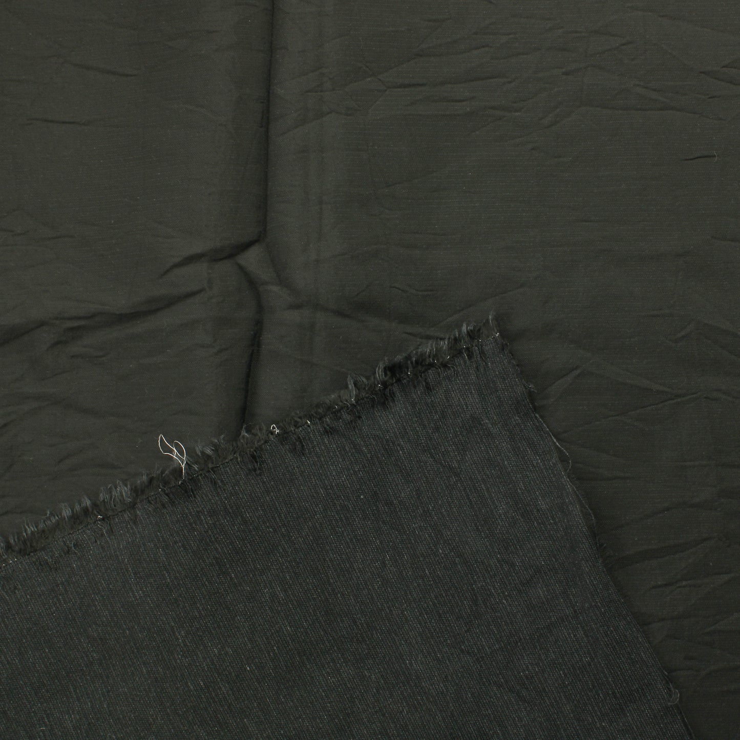 Vaakaraitainen musta Vaatetuskangas - Pala