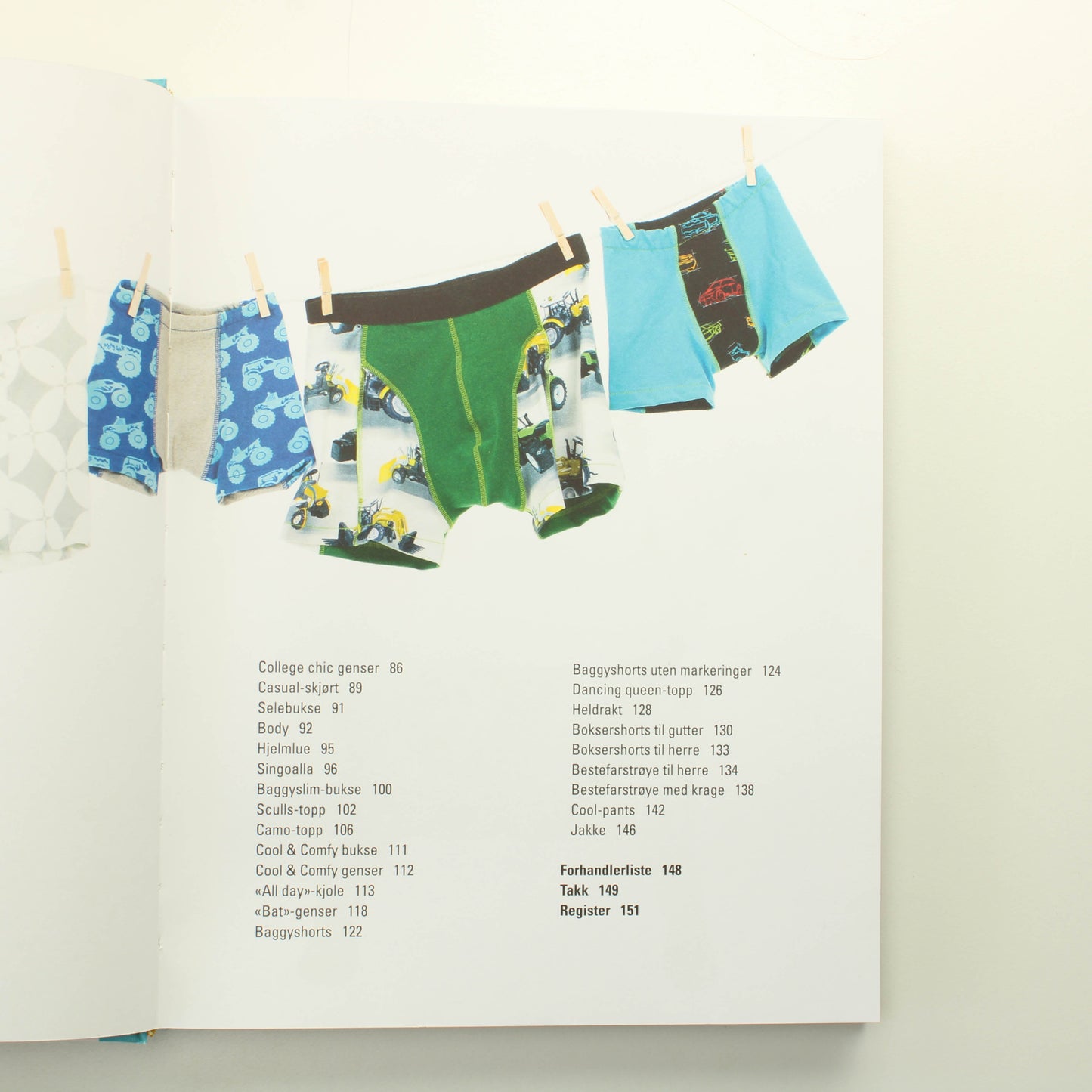 Kristin Thorsnes, Ane Sund: Heilt Spesiell og jubel, sy glade klær til glade barn