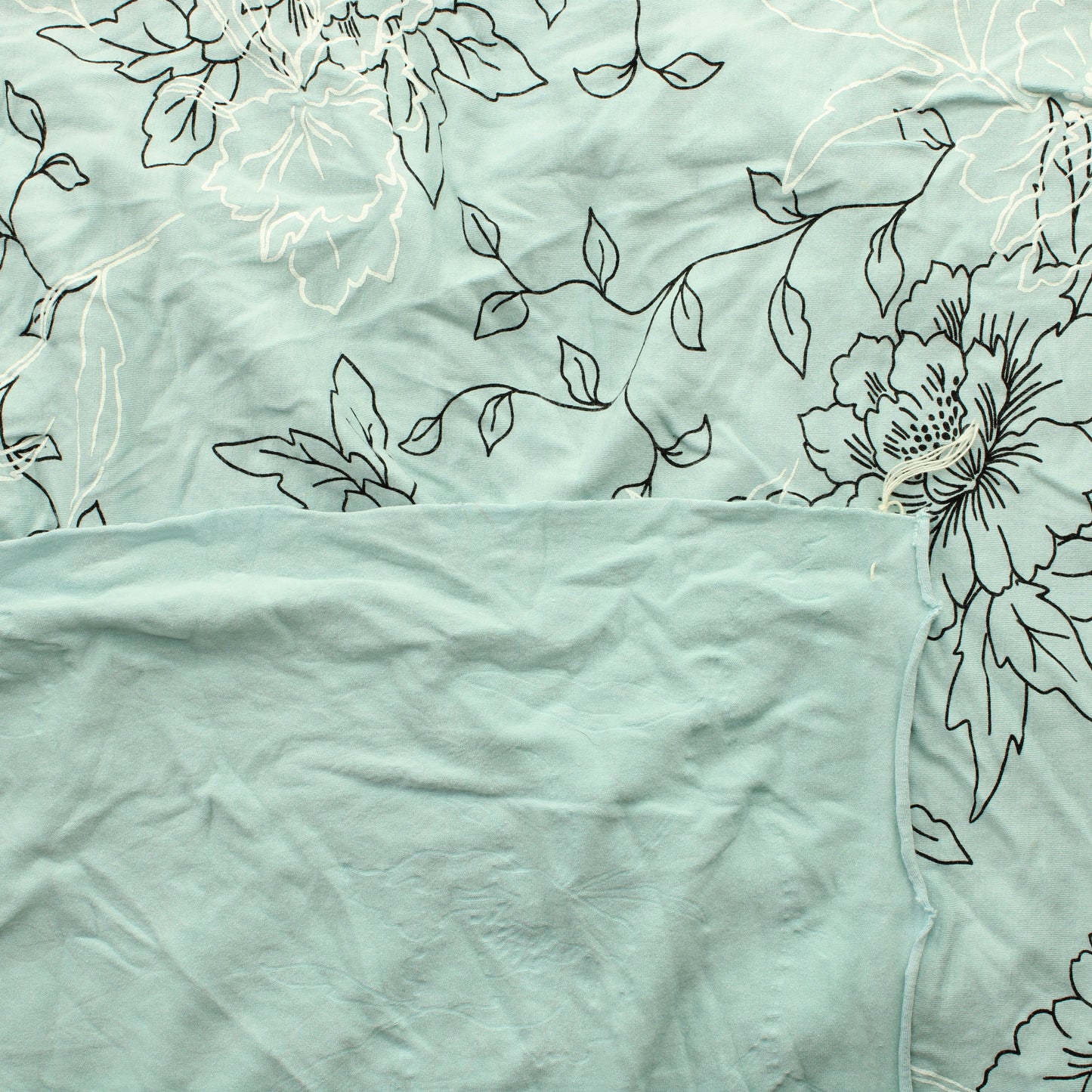 Kukkakuvioinen vaaleansininen Viskoositrikoo - Pala