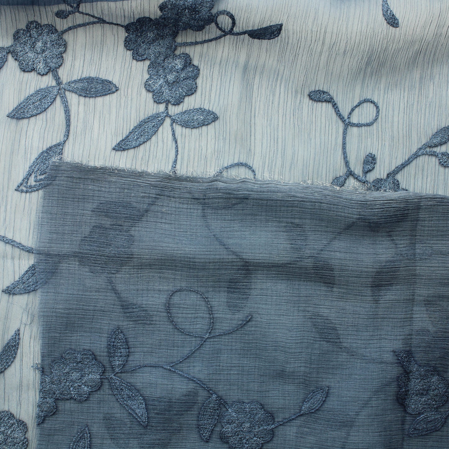 Kirjaillut kukat sininen Viskoosi - Pala