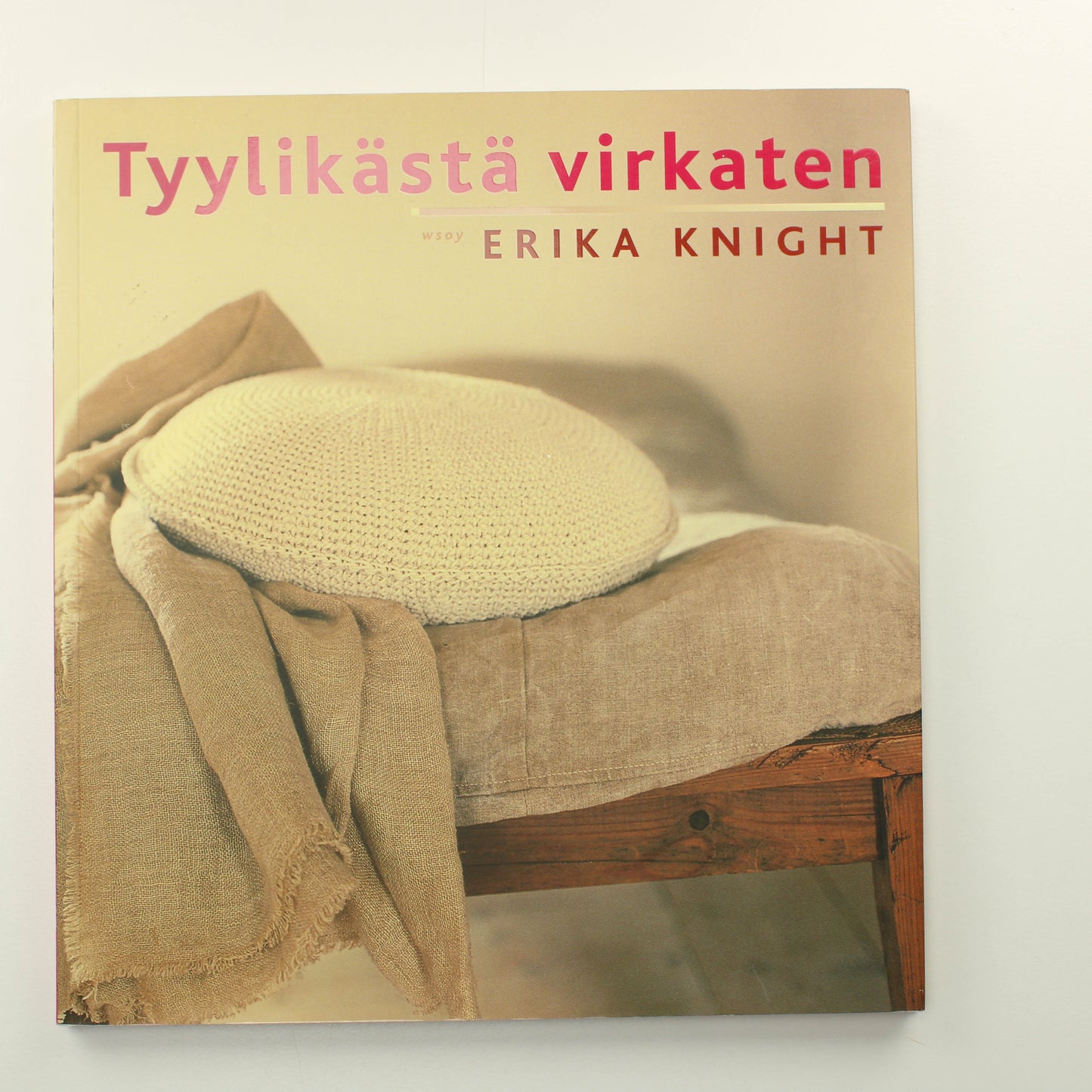 Erika Knight: Tyylikästä virkaten