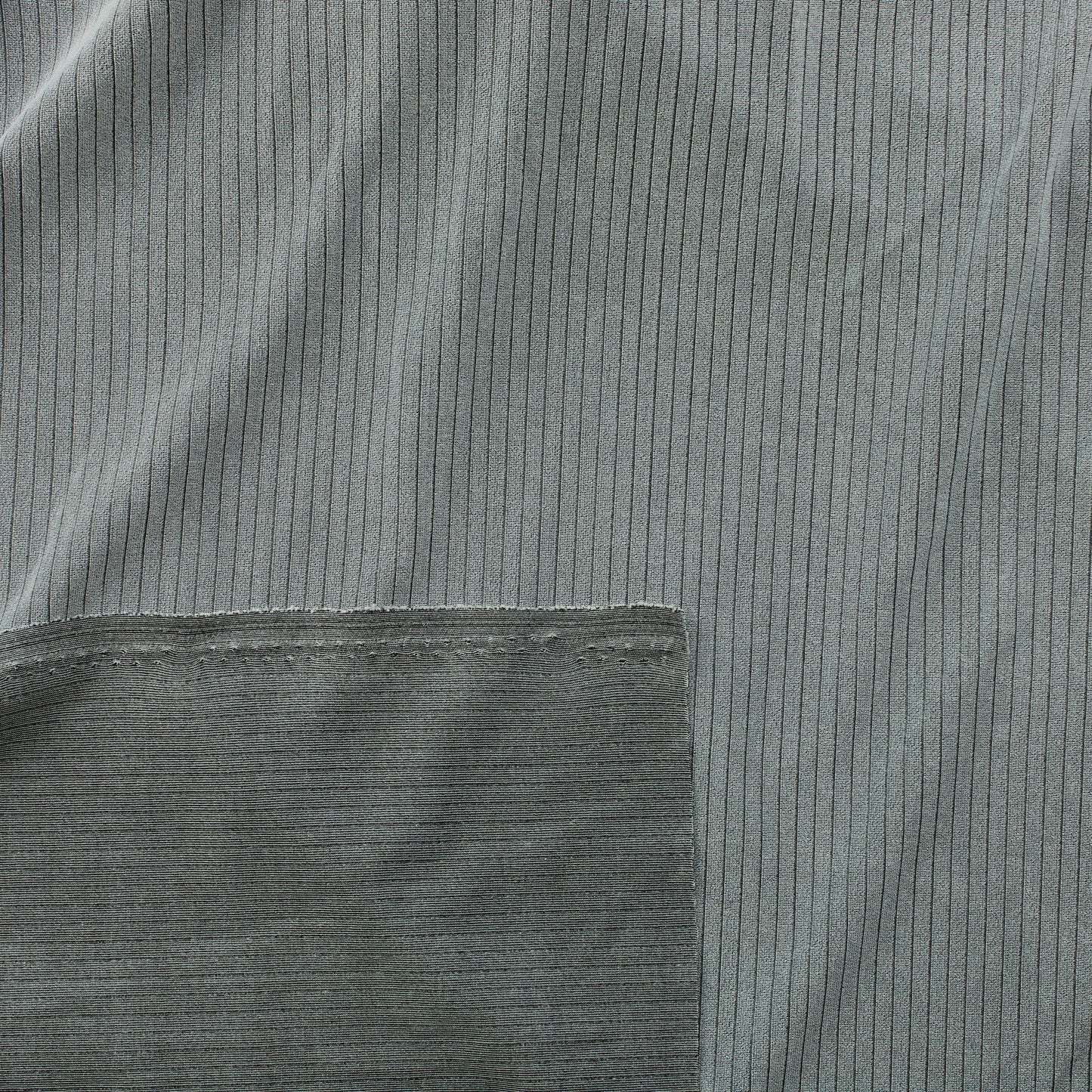 Harmaa pystyraitainen Neulos - Pala