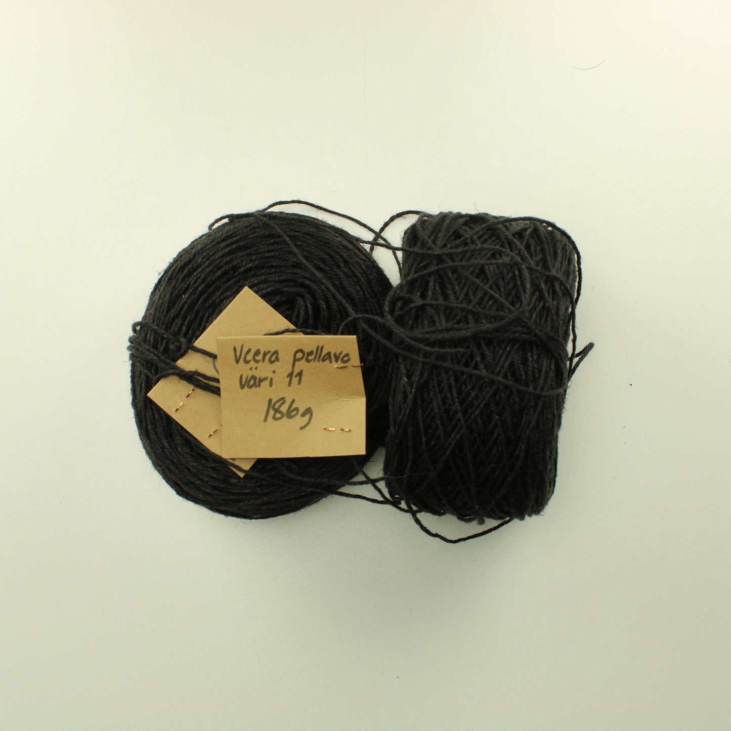 Lappajärven Värjäämö Oy Veera pellavalanka - 11 Lankapussi 665