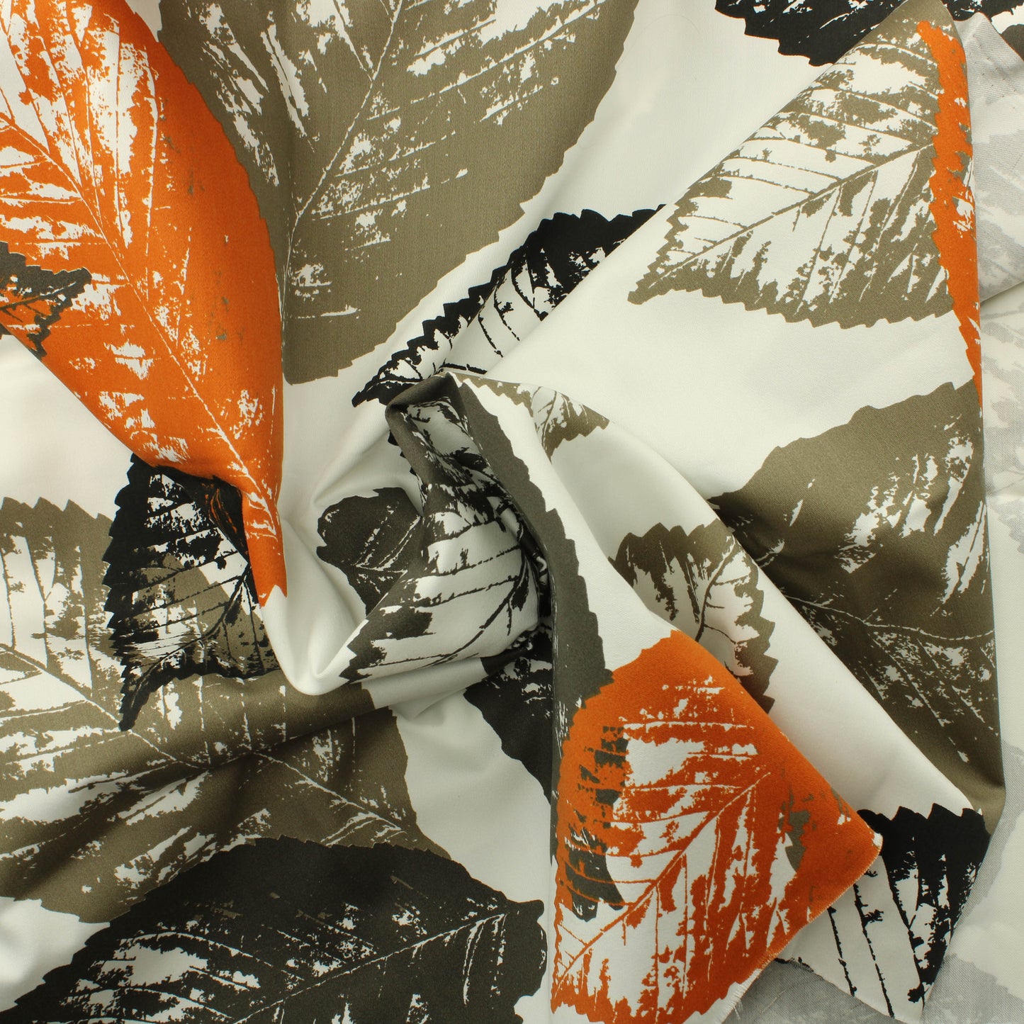 Lehtikuvioinen tekokuitu - Palapaketti