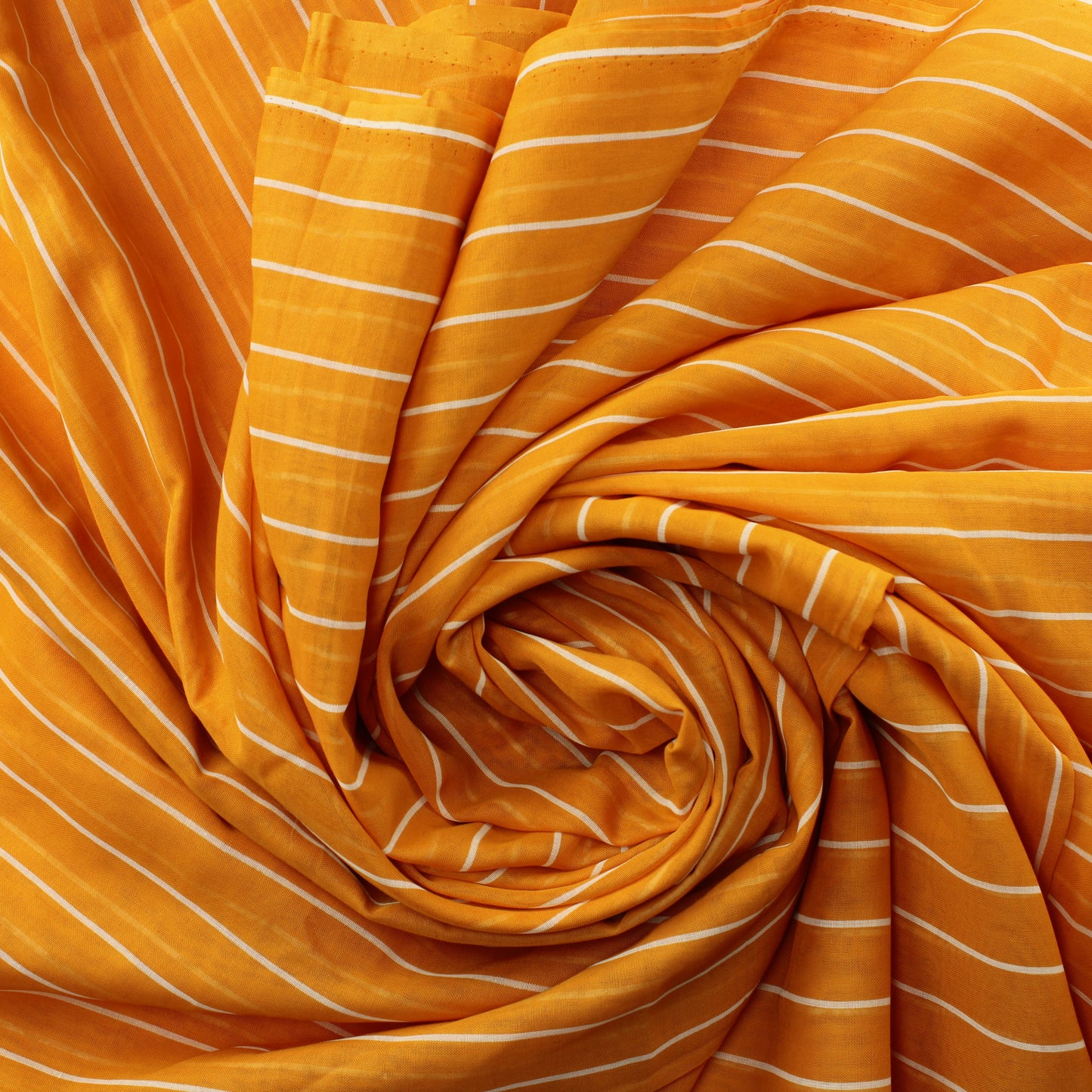 Lämminkeltainen pystyraitainen tekokuitu - Pala