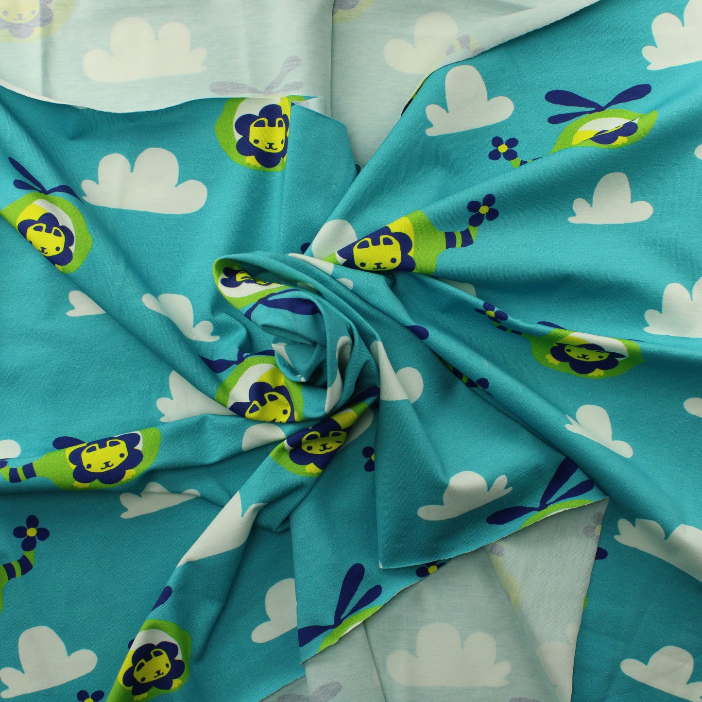 Leijona lennolla Trikoo - Pala