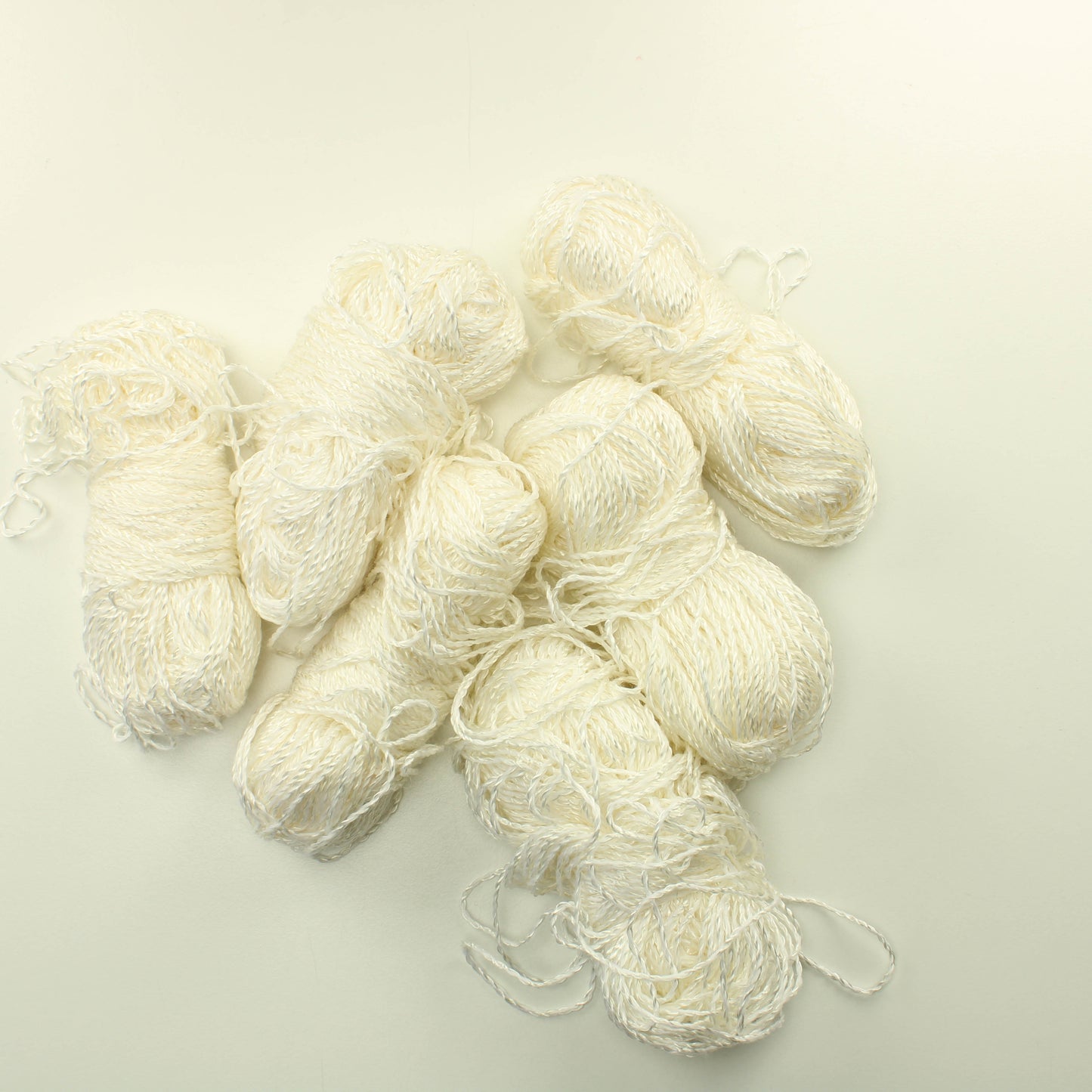 Valkoinen efektilanka - Lankapussi 219