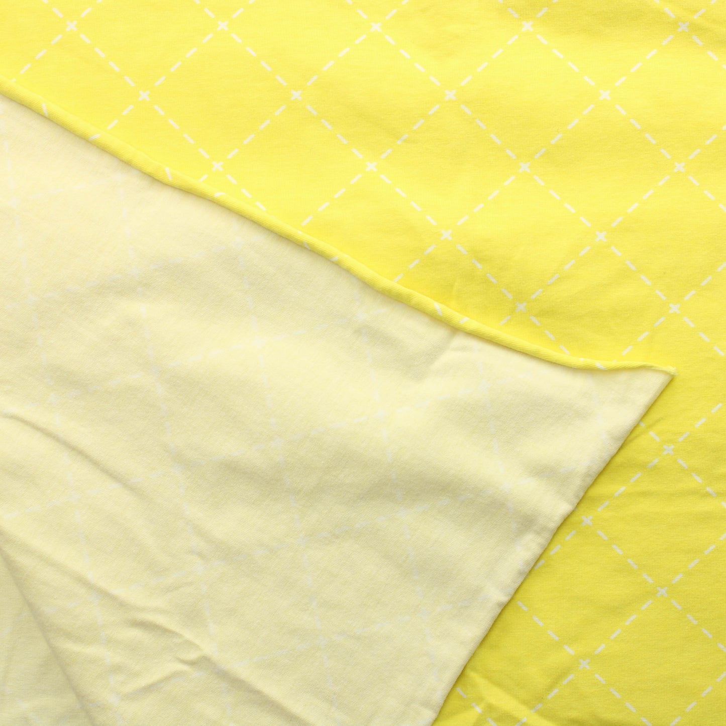 Tikatut neliöt keltaisella Trikoo - Pala