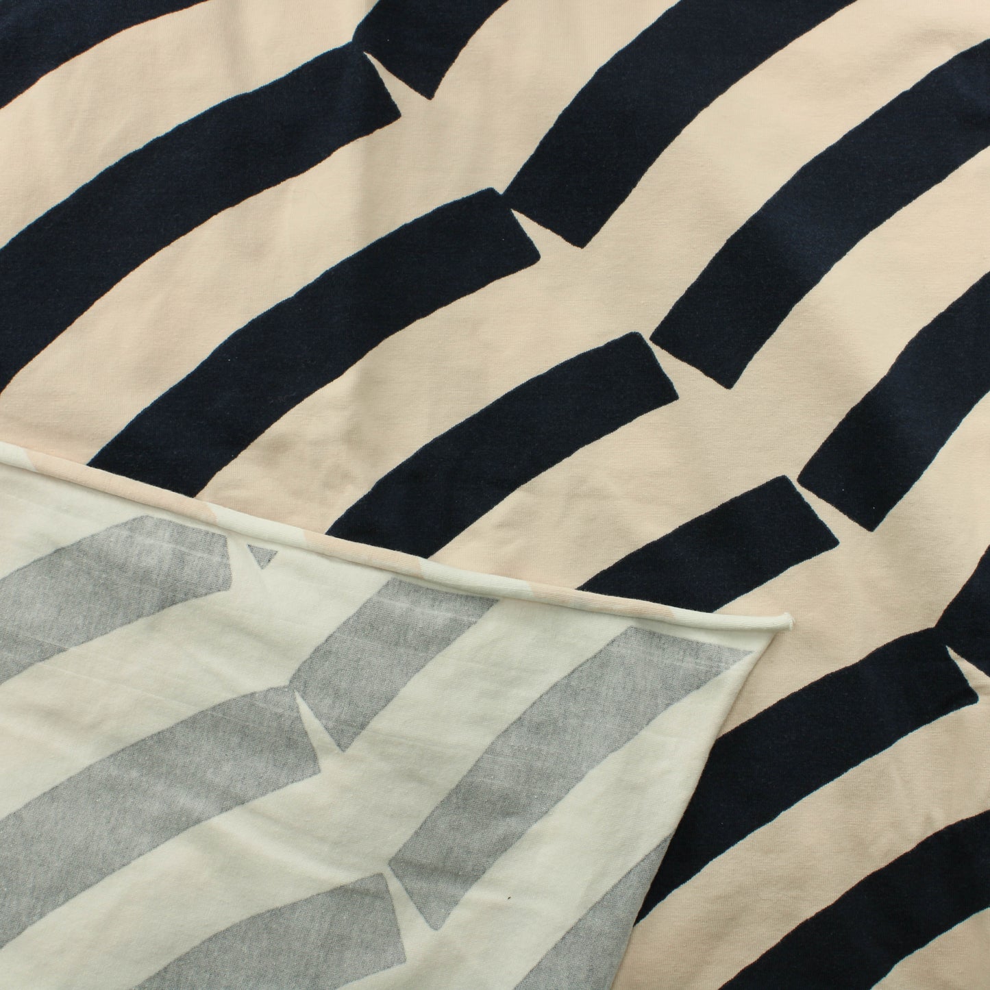 Haalean pinkki tummansini kuvioinen Trikoo - Pala