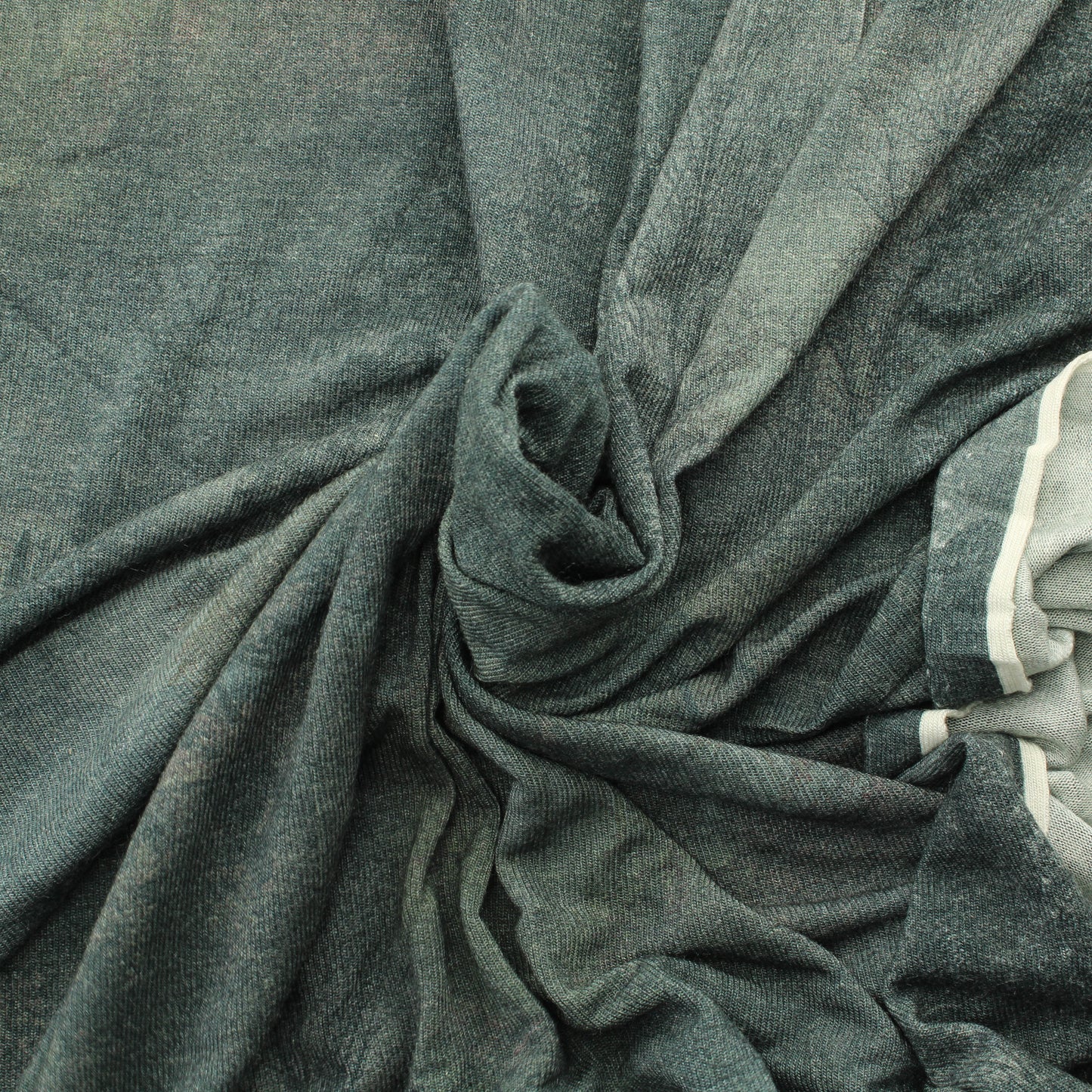 Utuinen metsä Neulos - Pala