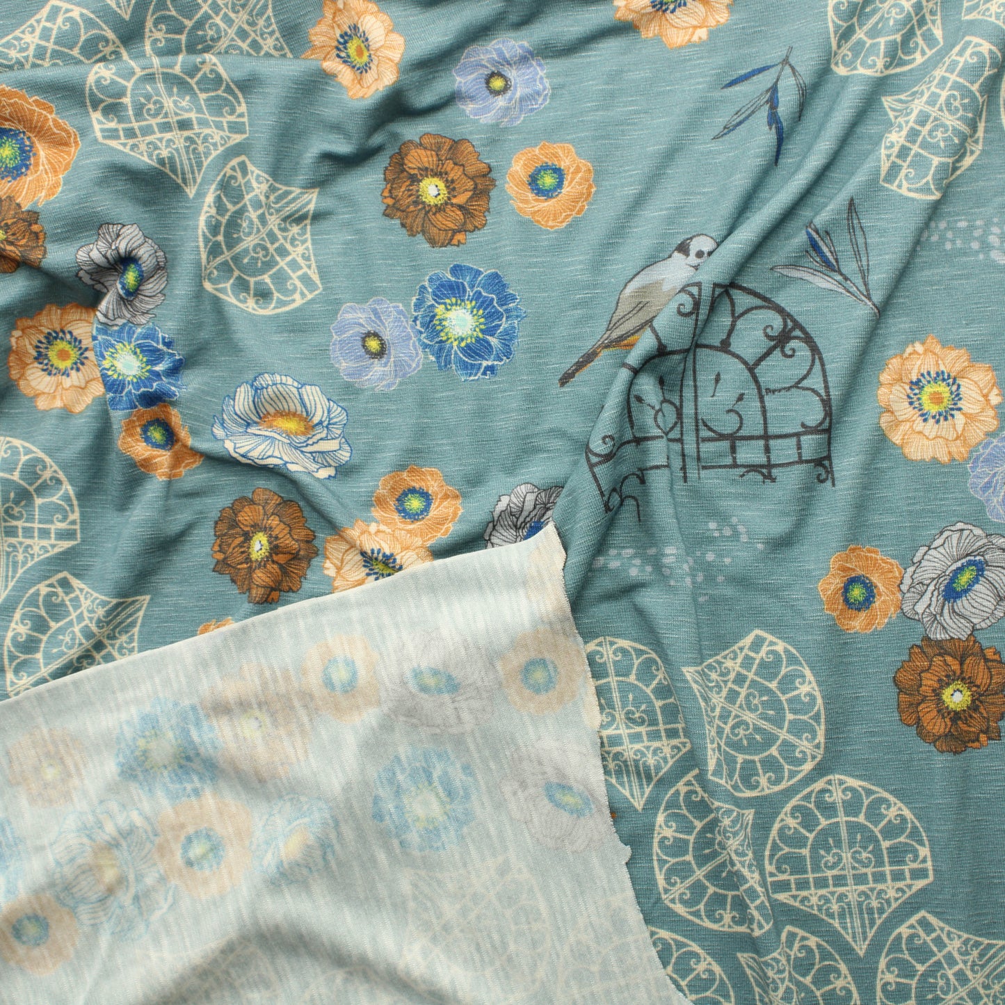 Siniharmaa kukkakuvioinen Trikoo - Pala