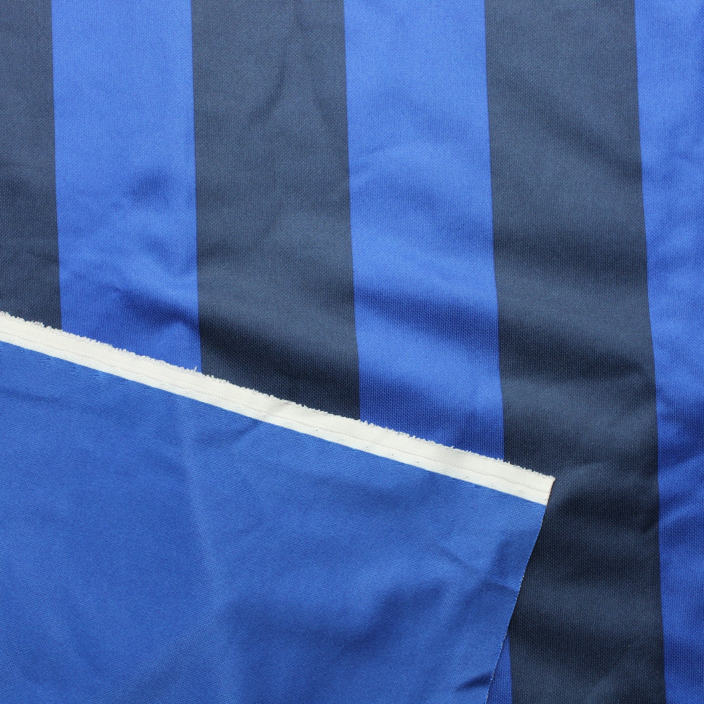 Sininen raidallinen tekokuitu - Pala