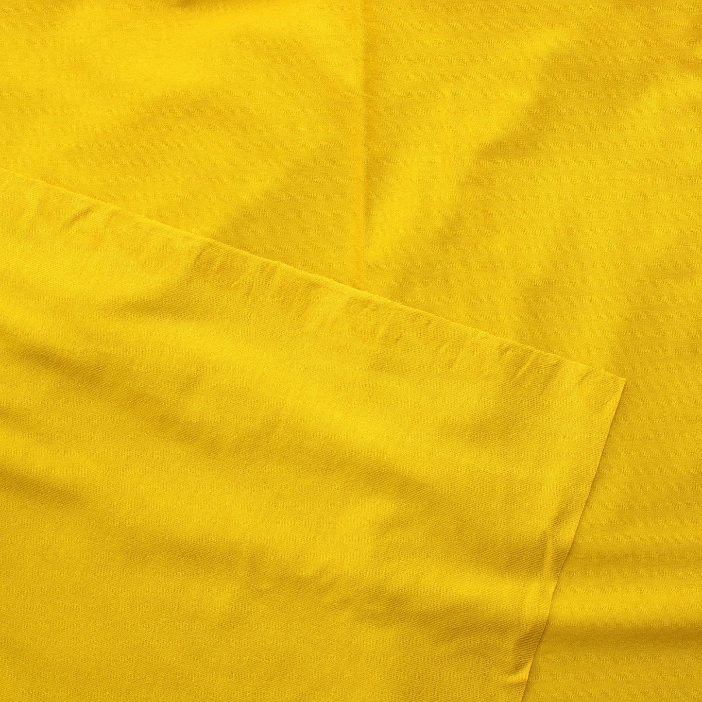 Tummankeltainen Viskoositrikoo - Pala