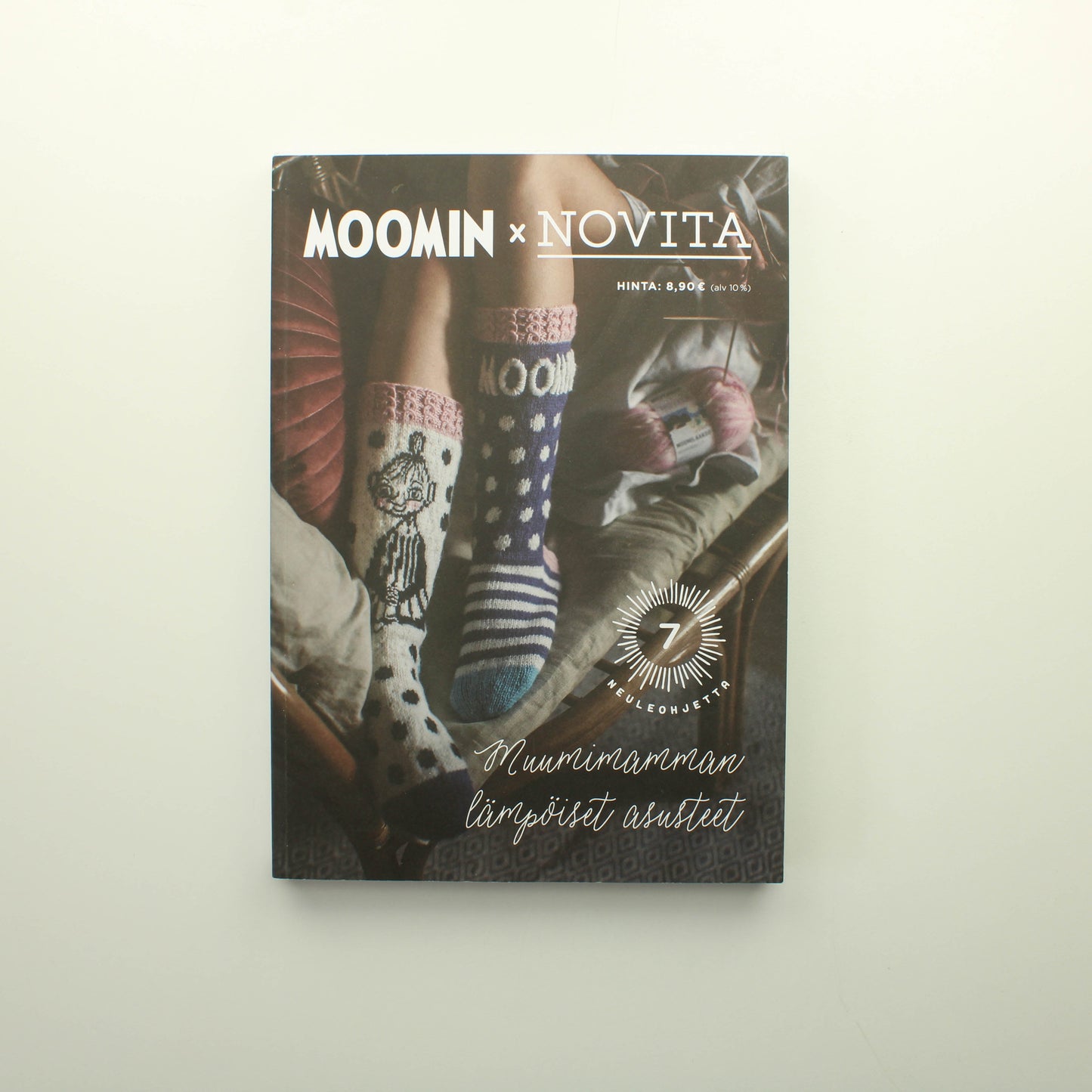 Moomin x Novita neulelehti - Muumimamman lämpöiset asusteet