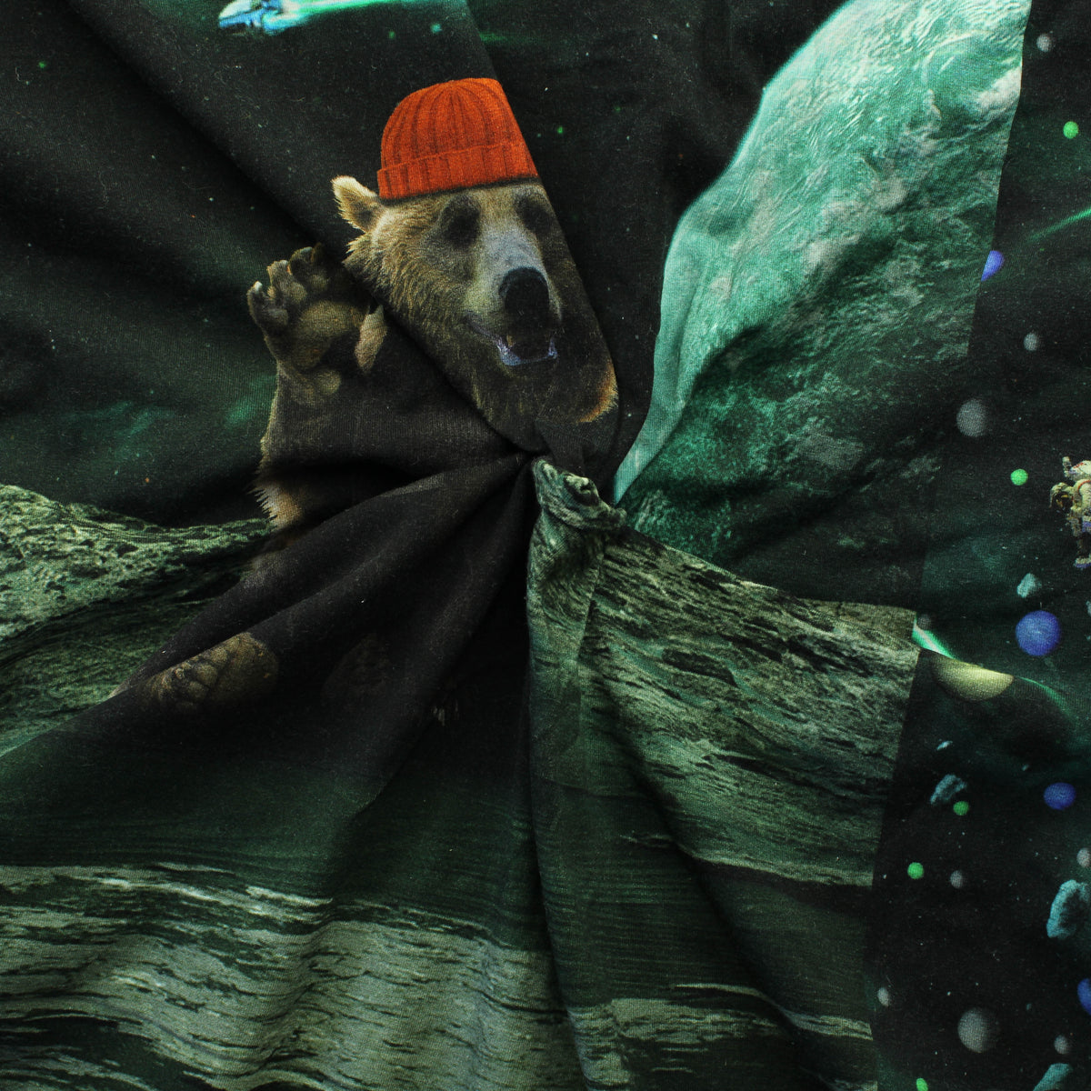 Bear in Space Trikooraportti - Pala