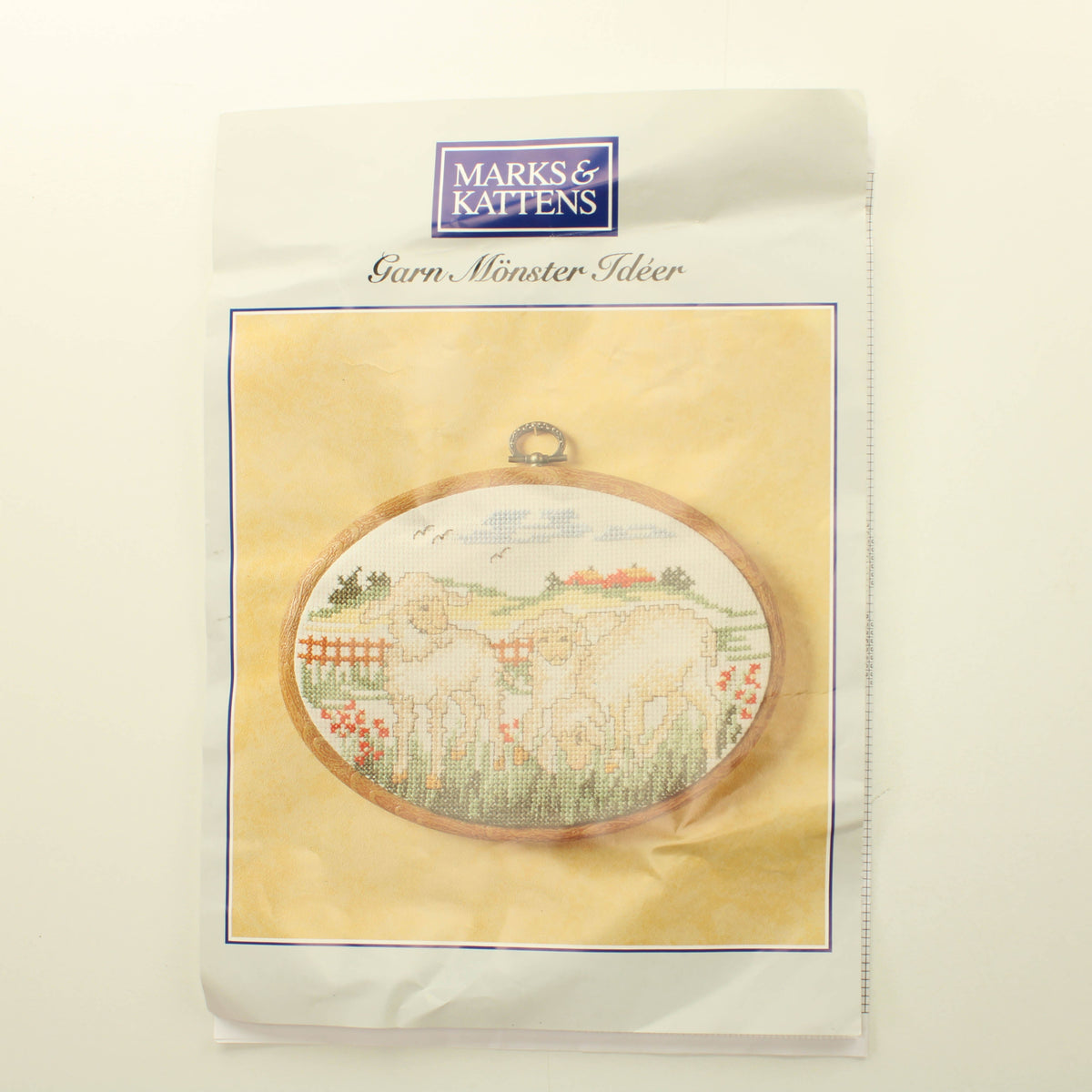 Käyttämätön Marks & Kattens vintage-ristipistopakkaus / kirjontasetti (Lampaat) (nro1)