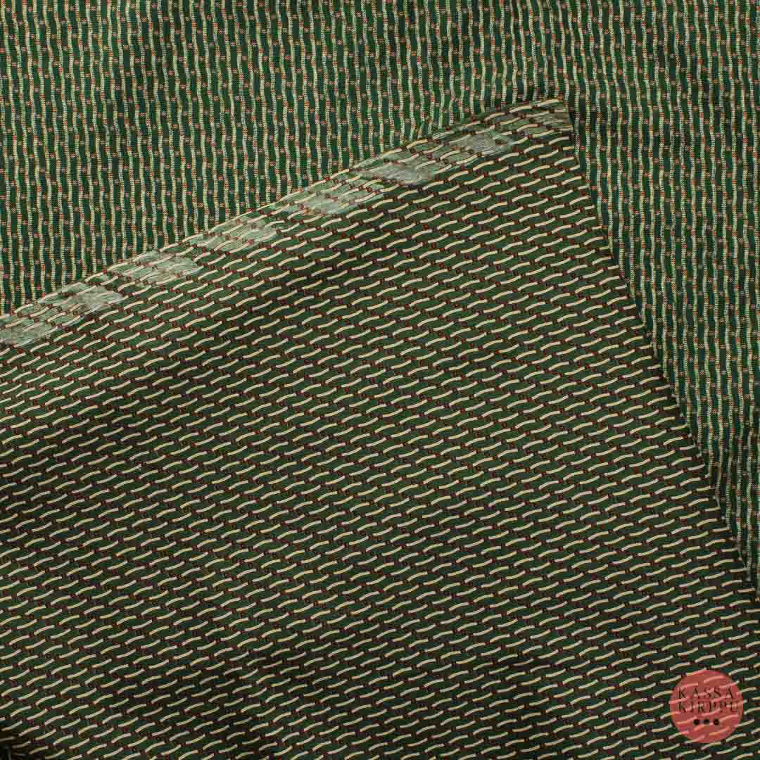 Tummanvihreä pienikuvioinen ohuehko Neulos - Pala