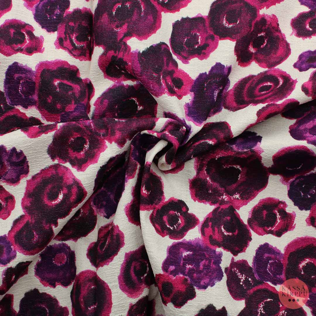 Valkoinen Sisustuskangas violettisävyiset kukat - Pala