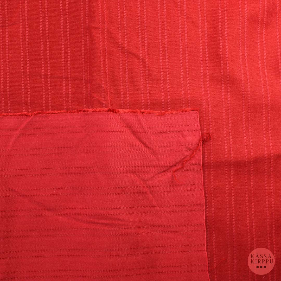 Punainen pystyraitainen Puuvillasekoite - Pala
