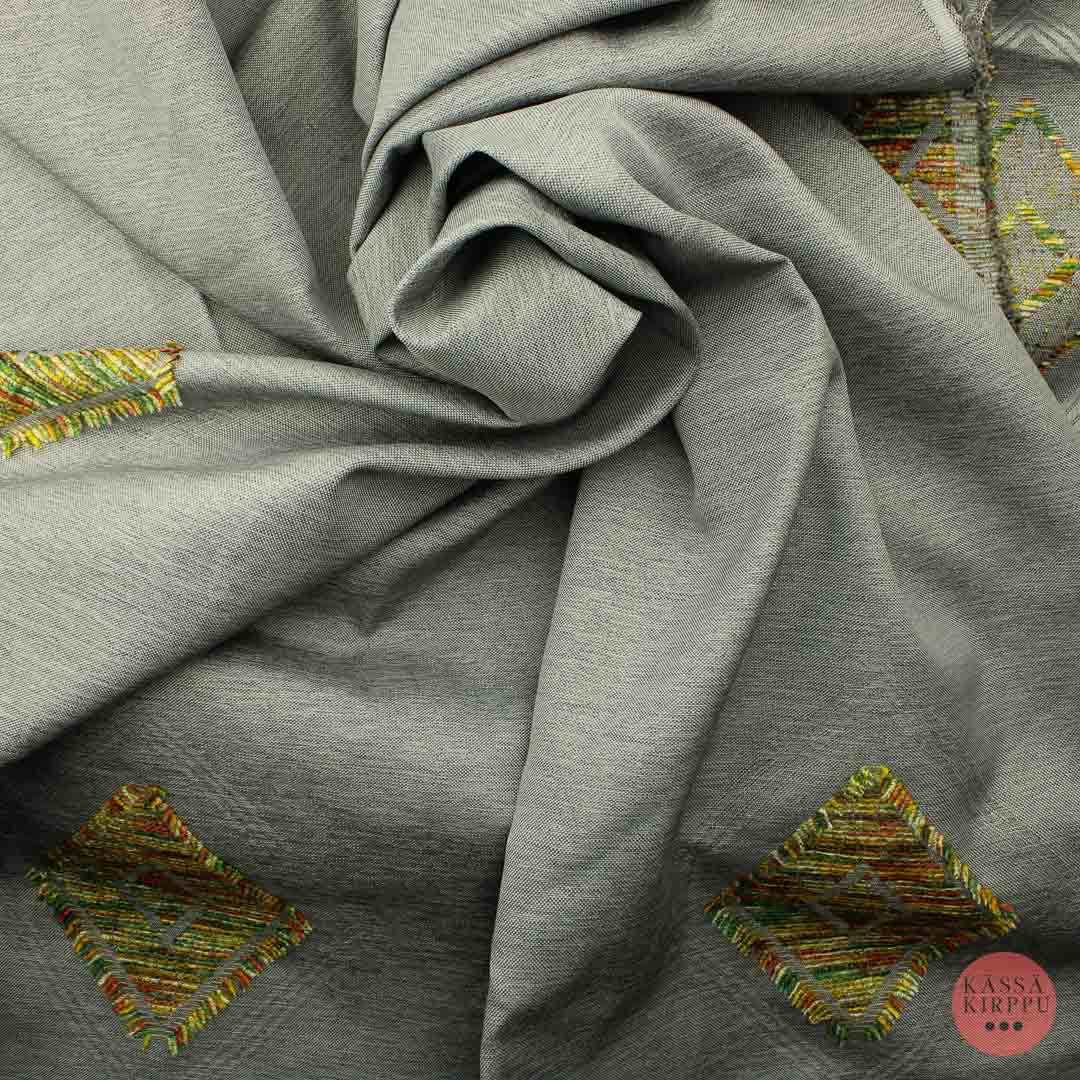 Harmaa värikkäillä salmiakkikuvioille Verhokangas - Pala