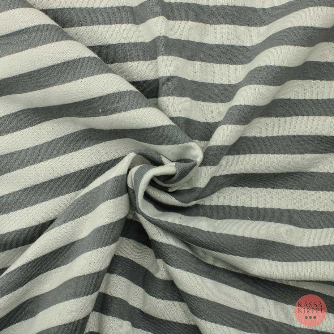 Harmaaraidallinen college - Pala