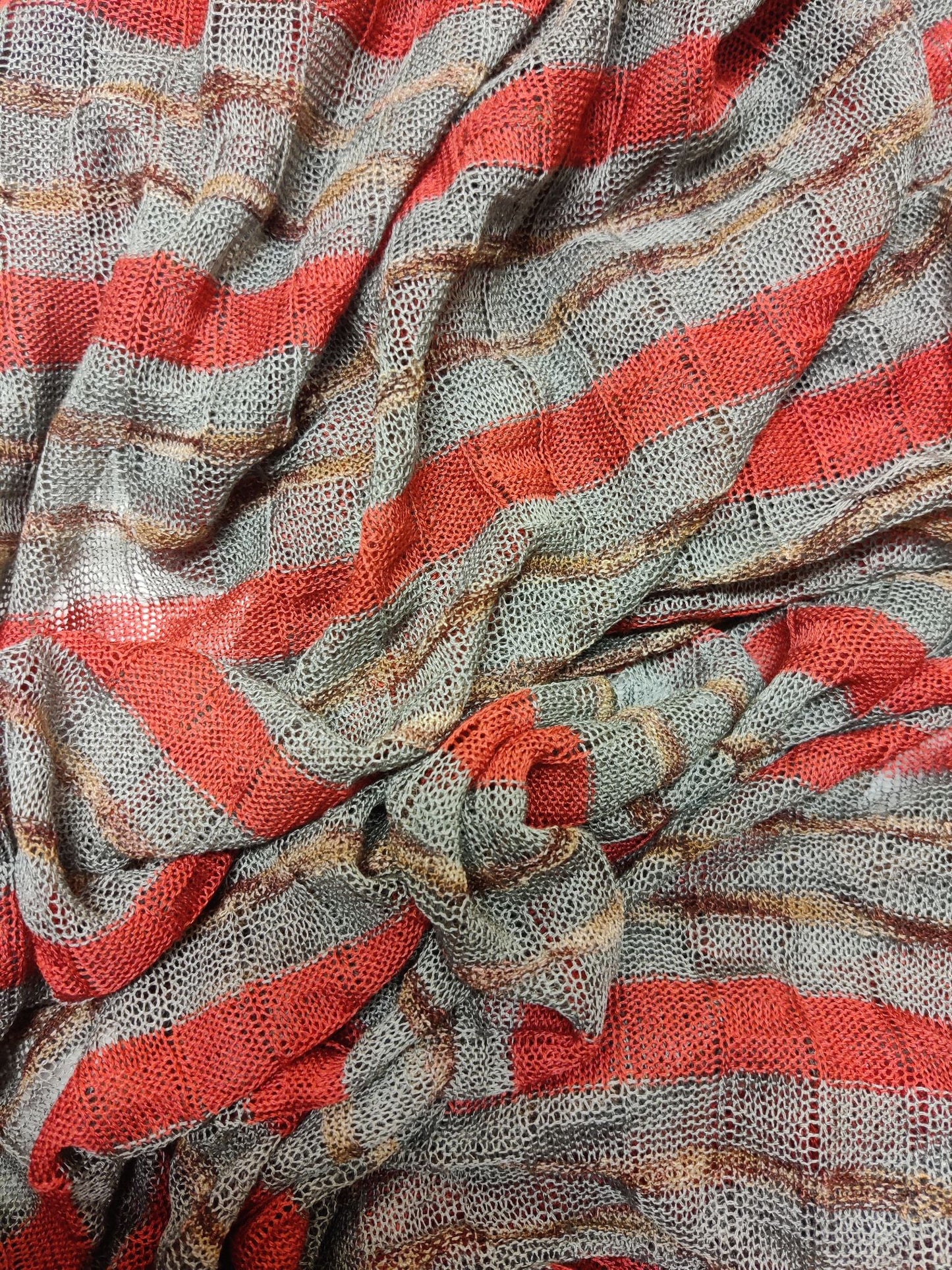 Läpikuultava neulos - pala - 3