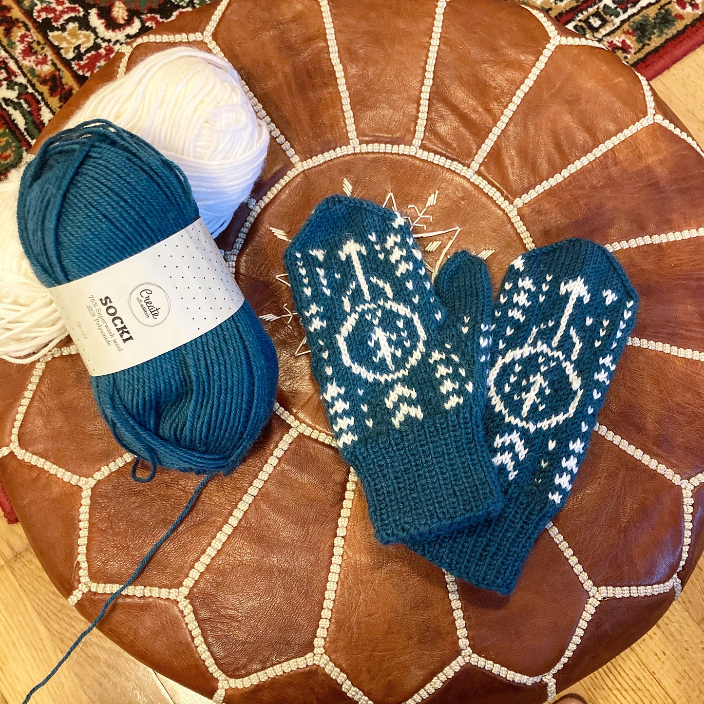 Looking Ahead - Mittens - Knitting instructions