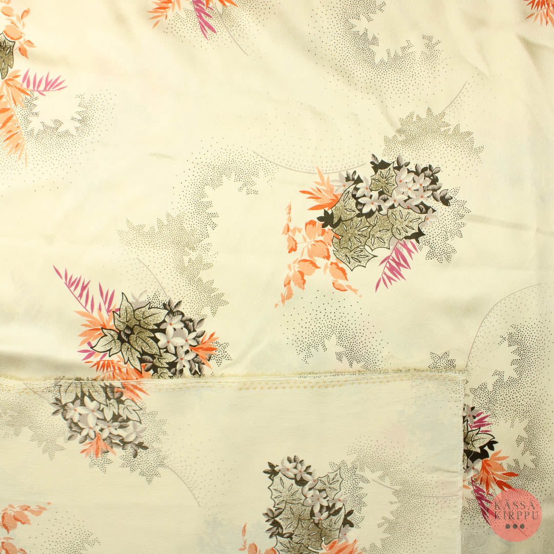 Vaaleanbeige Kukallinen Ohut Satiini - Pala