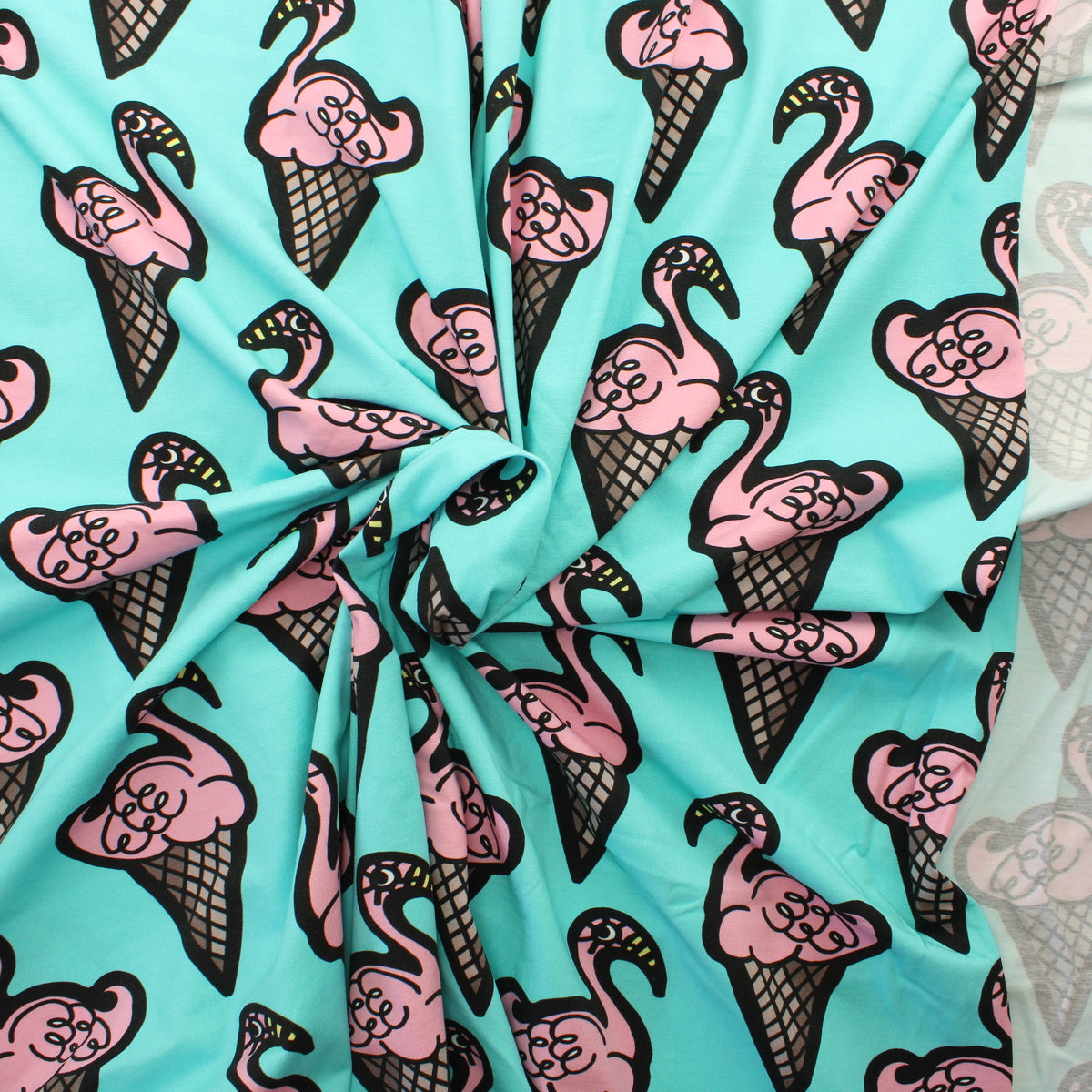 Flamingojätskit Trikoo - Pala