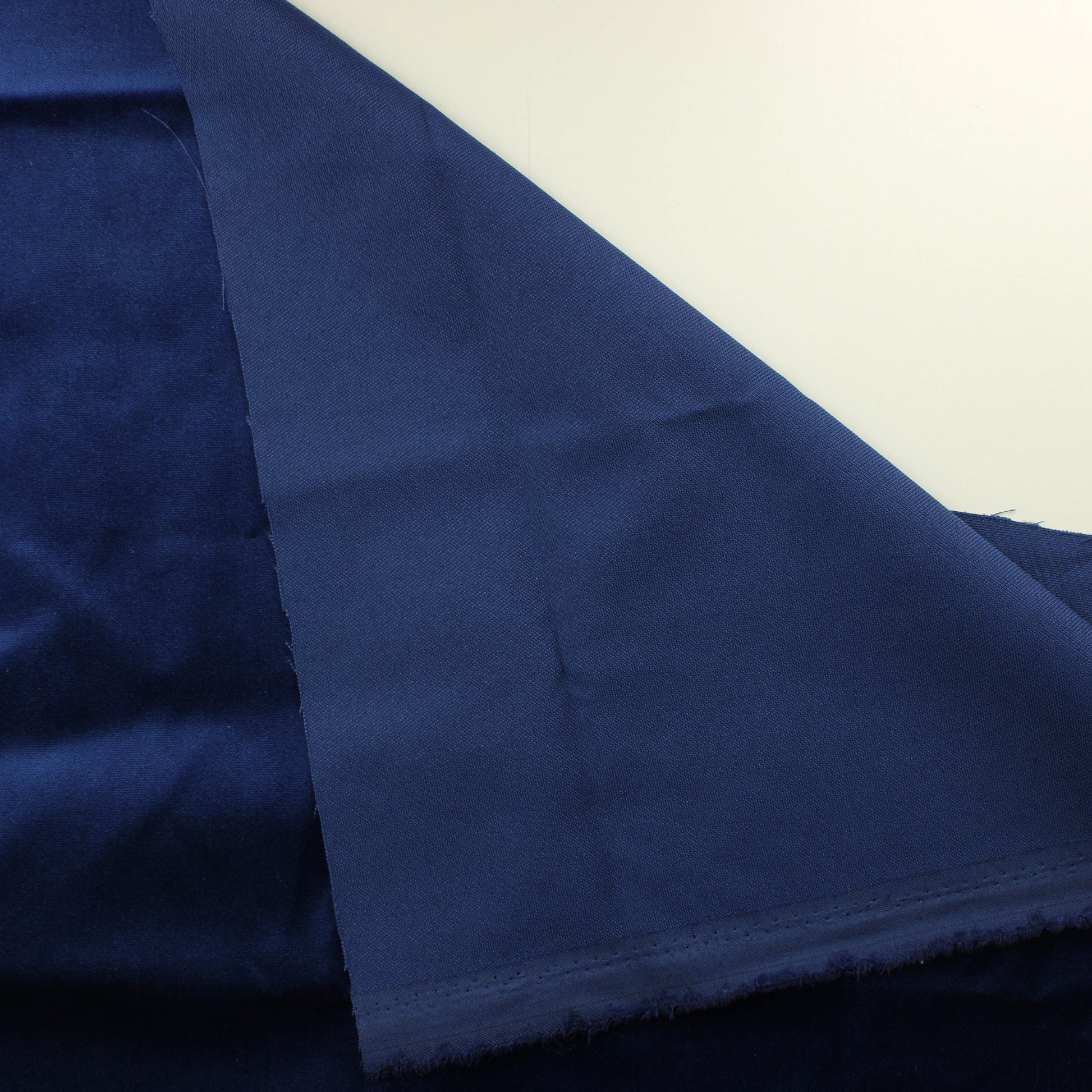 Tummansininen Sisustussametti - Pala