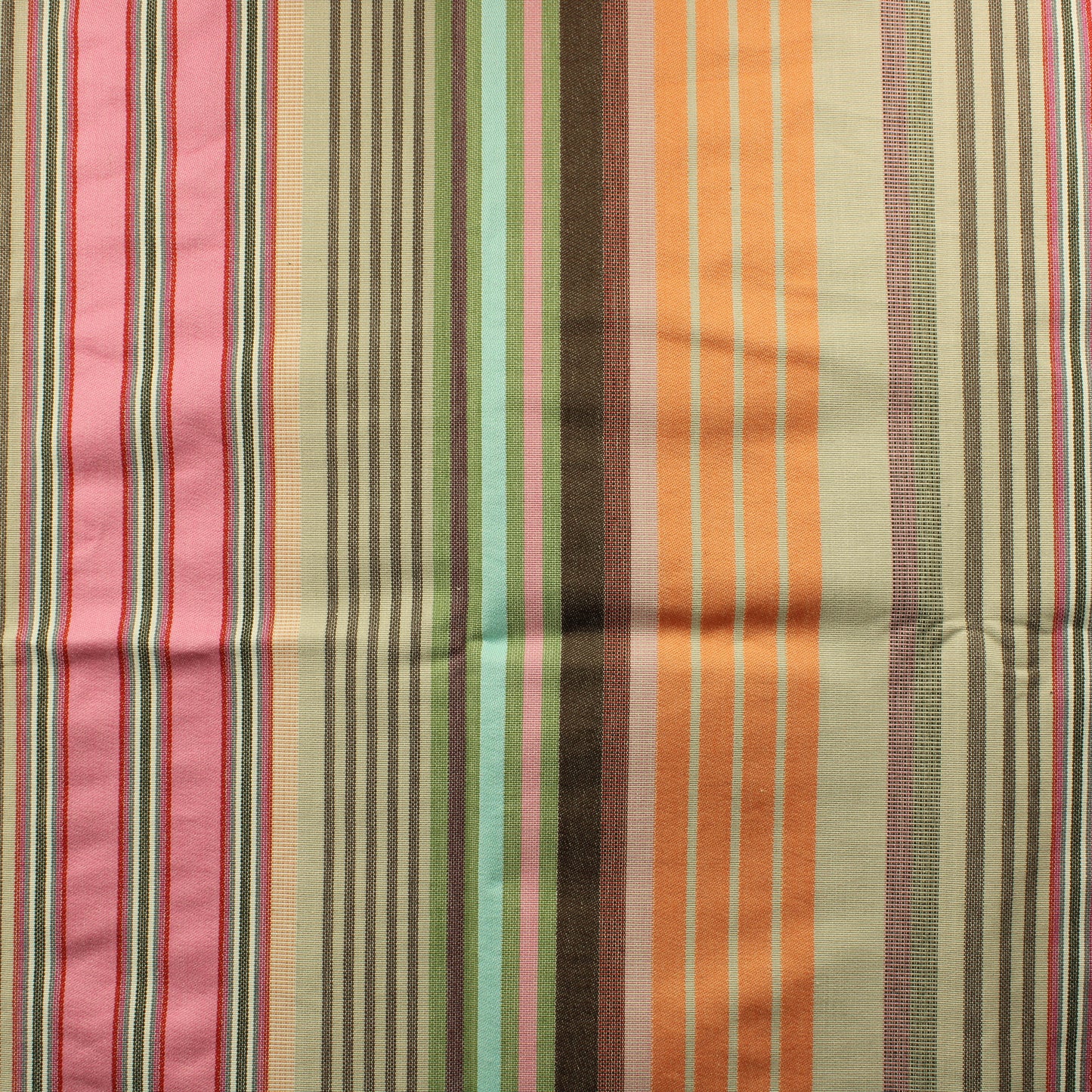 Pystyraitianen Sisustuskangas - Pala