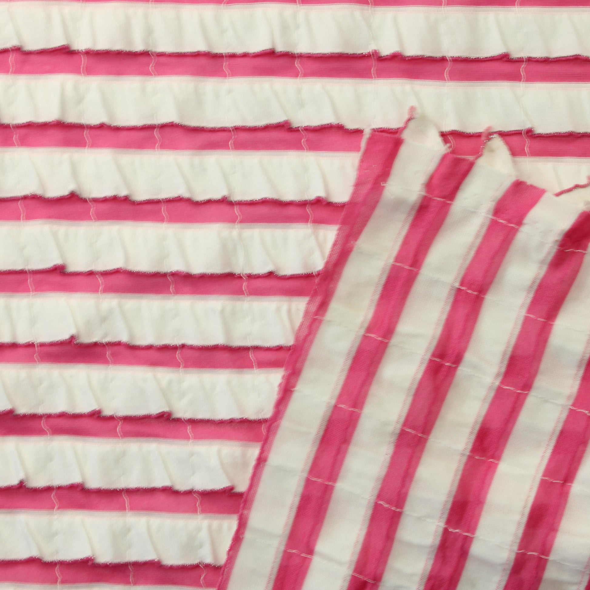 Pinkkivalkoinen Vaatetuskangas - Pala