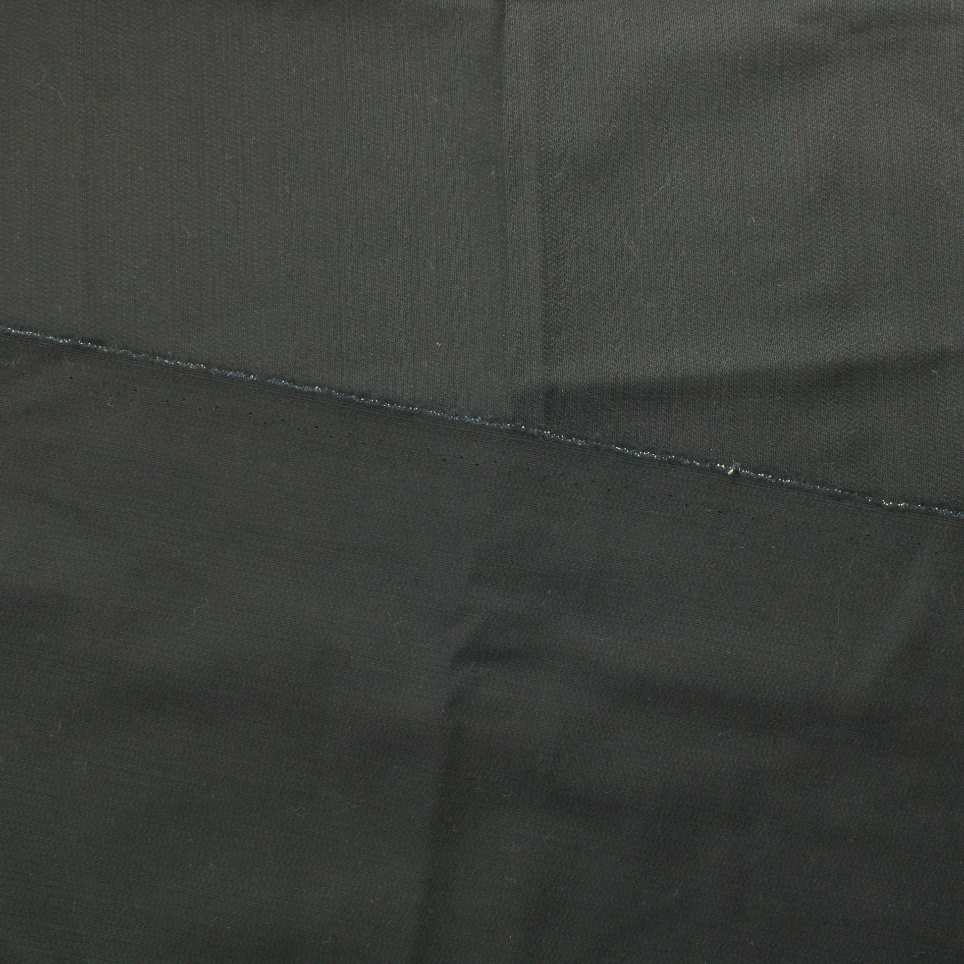 Musta raidoitettu - Pala