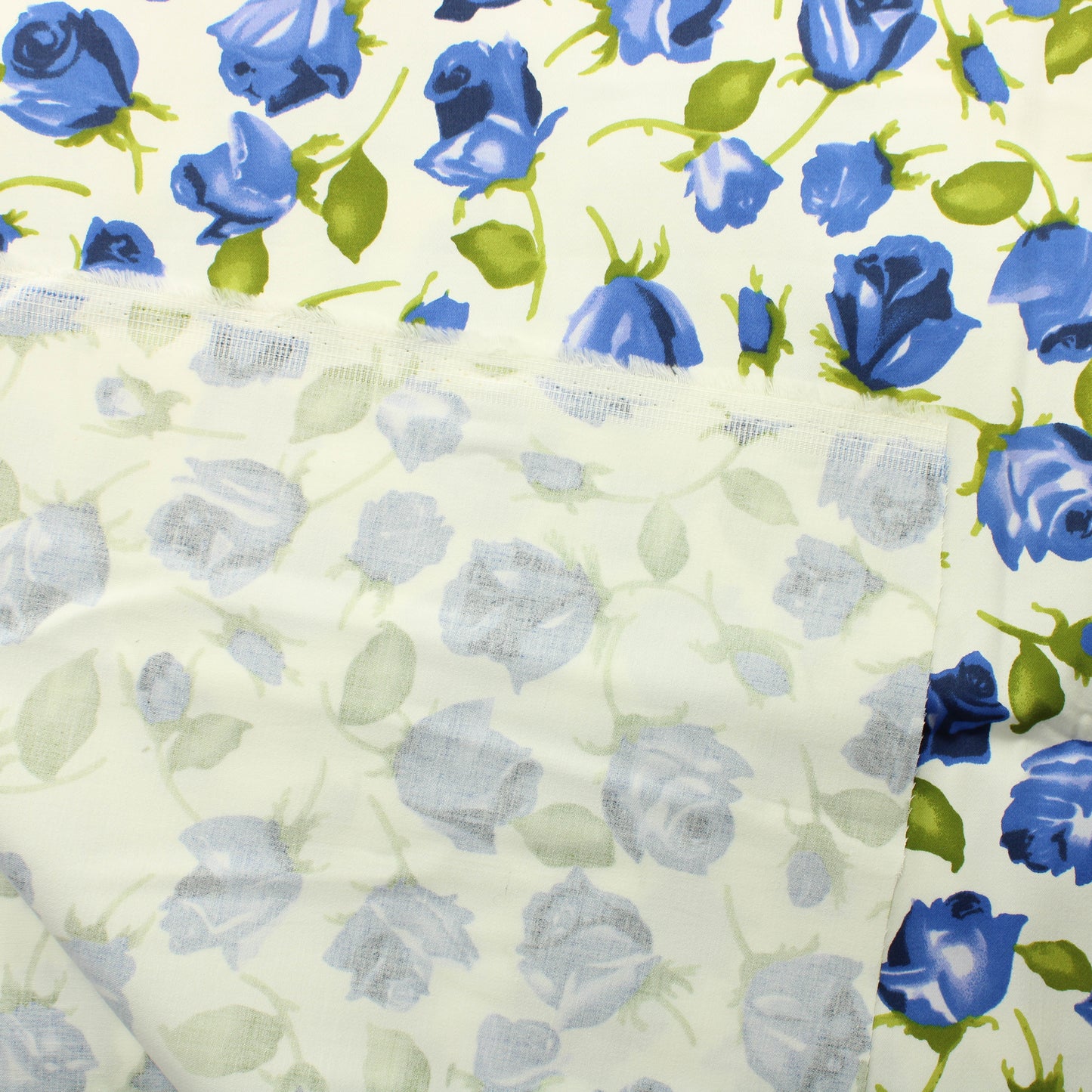 Tiny Bird's Fabrics Siniset ruusut Puuvillasatiini - Pala