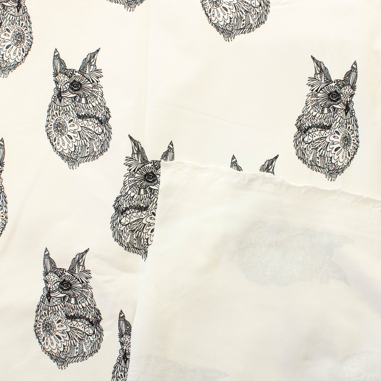 Mustavalkoinen Huuhkaja Trikoo - Pala