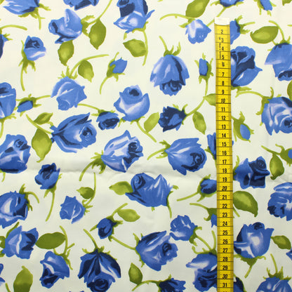 Tiny Bird's Fabrics Siniset ruusut Puuvillasatiini - Pala