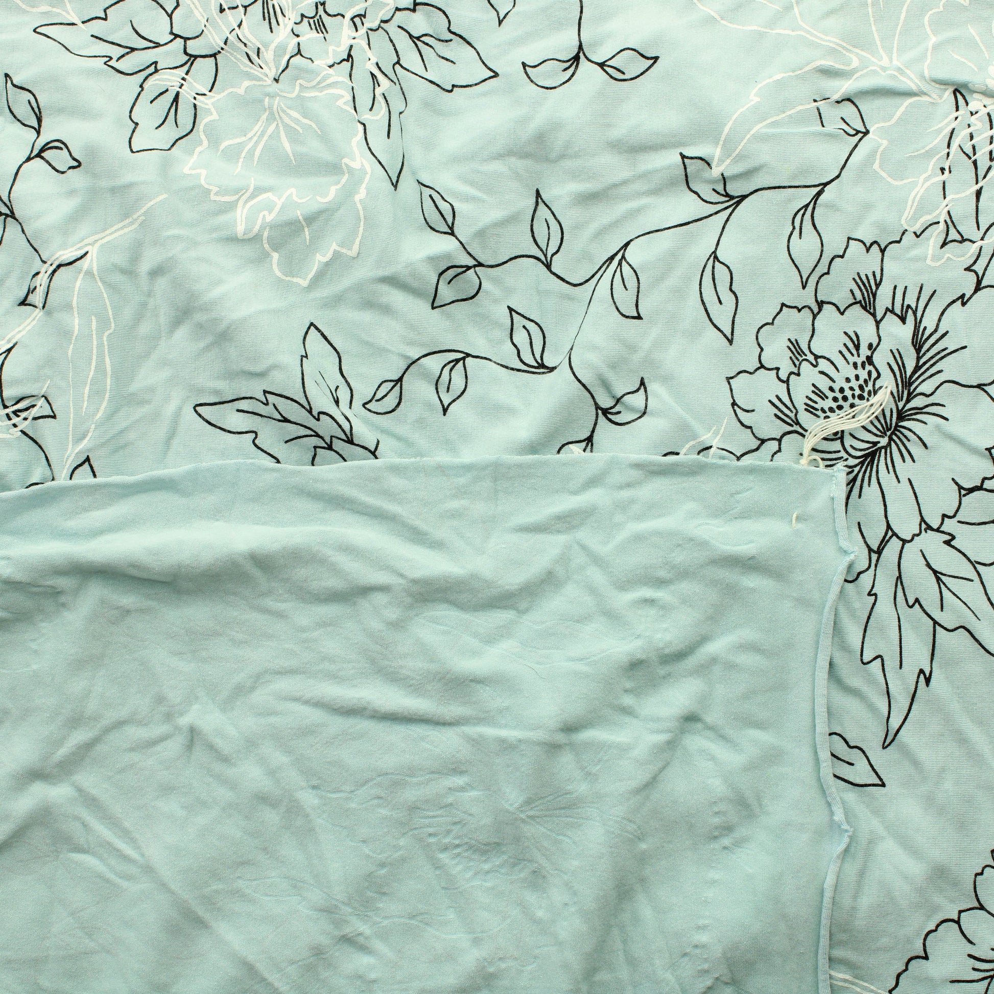 Kukkakuvioinen vaaleansininen Viskoositrikoo - Pala