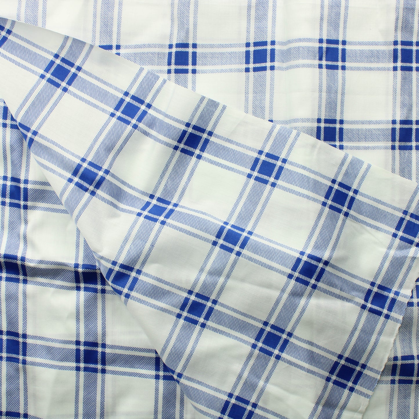 Sinivalkoinen ruudullinen Vaatetuskangas - Pala