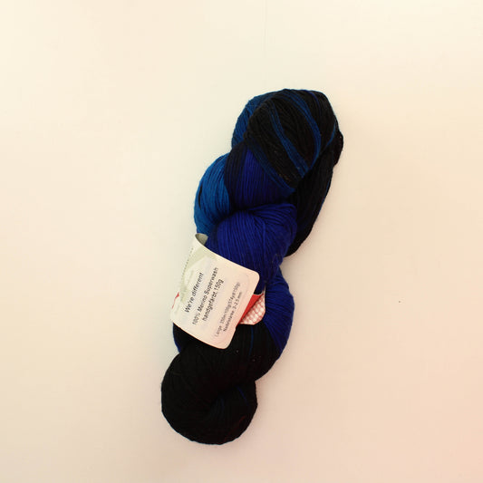 Rohrspatz Wollmeise We're Different 150 g - sini-musta