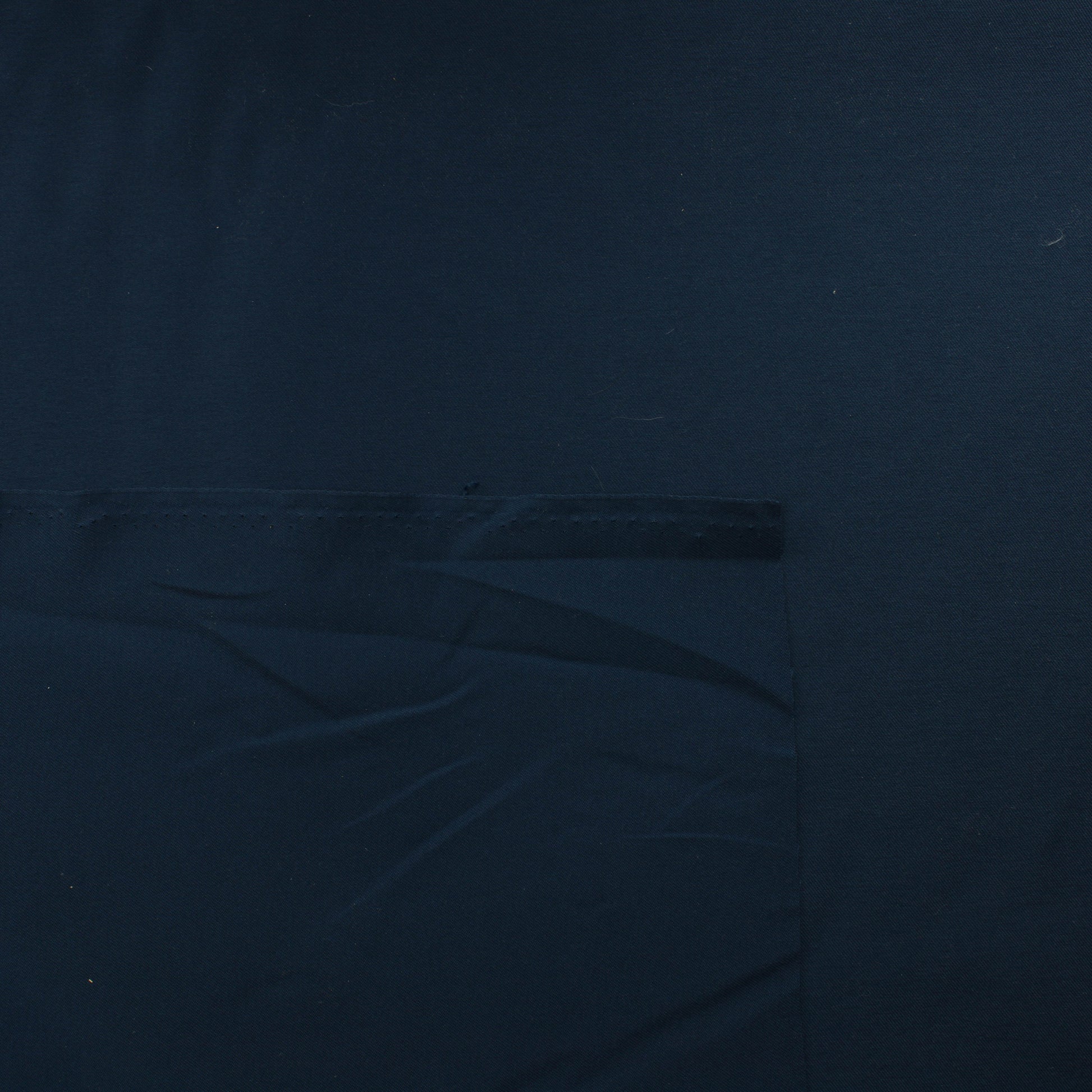 Tummansininen tekokuitu - Pala