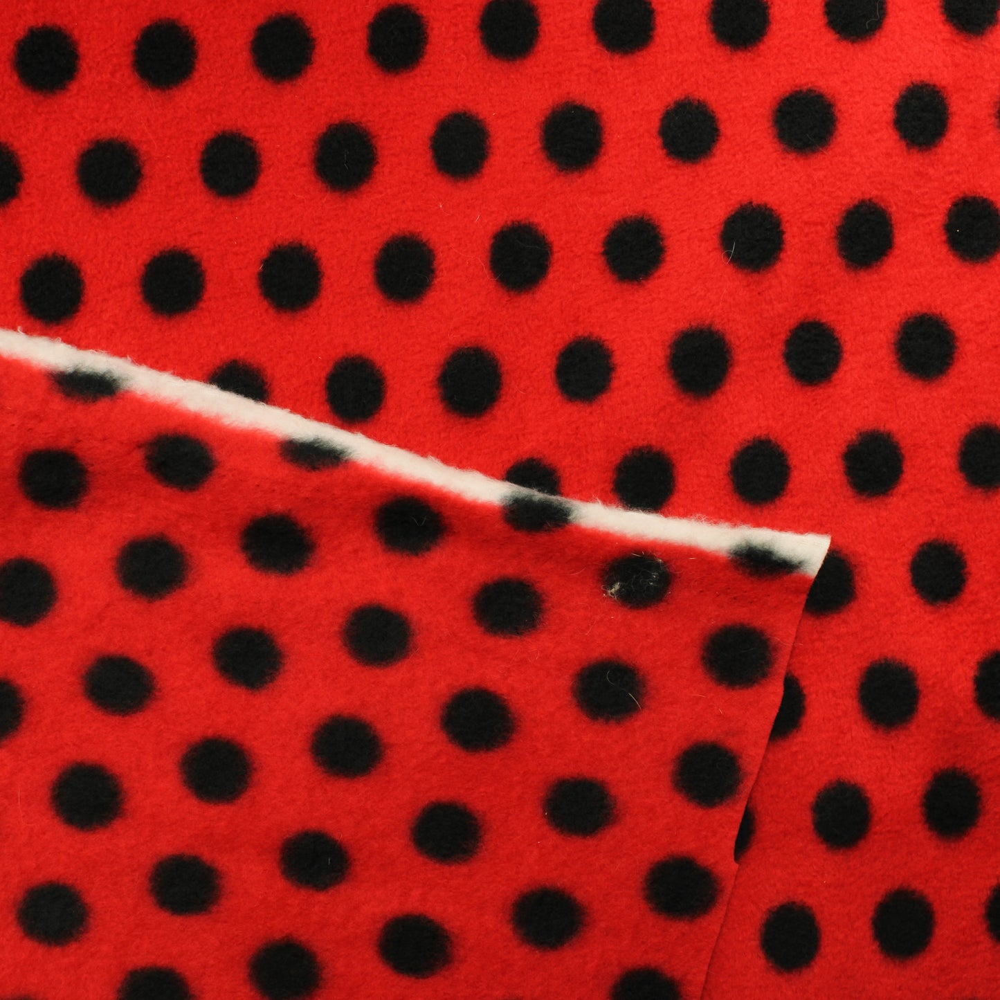 Musta palloinen punainen Fleece - Mittamyynti