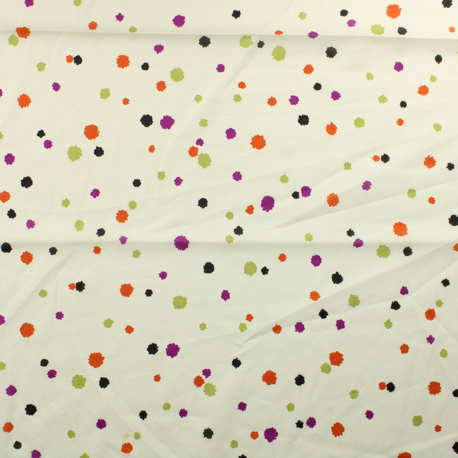 Valkoinen pilkullinen Vaatetuskangas - Pala