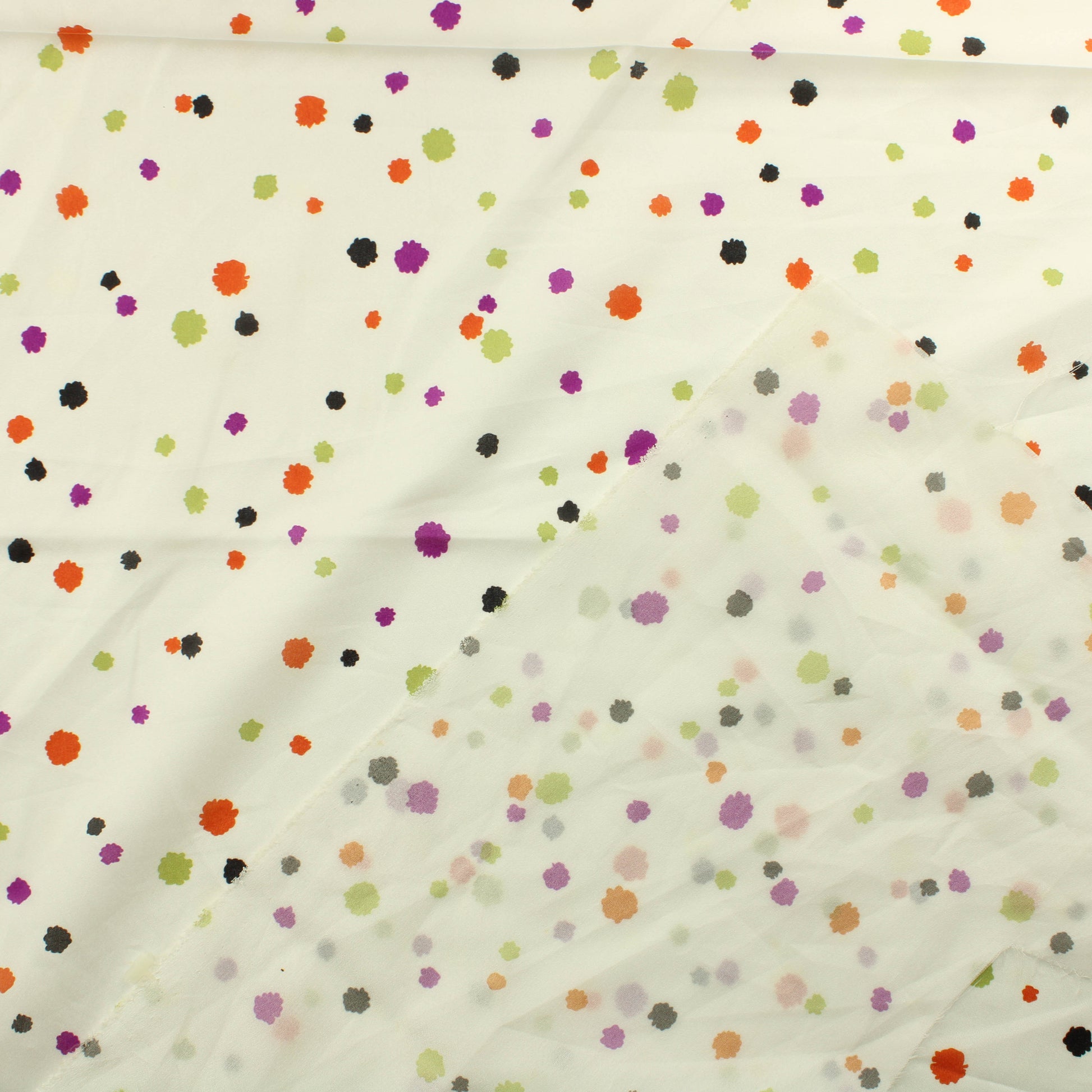 Valkoinen pilkullinen Vaatetuskangas - Pala