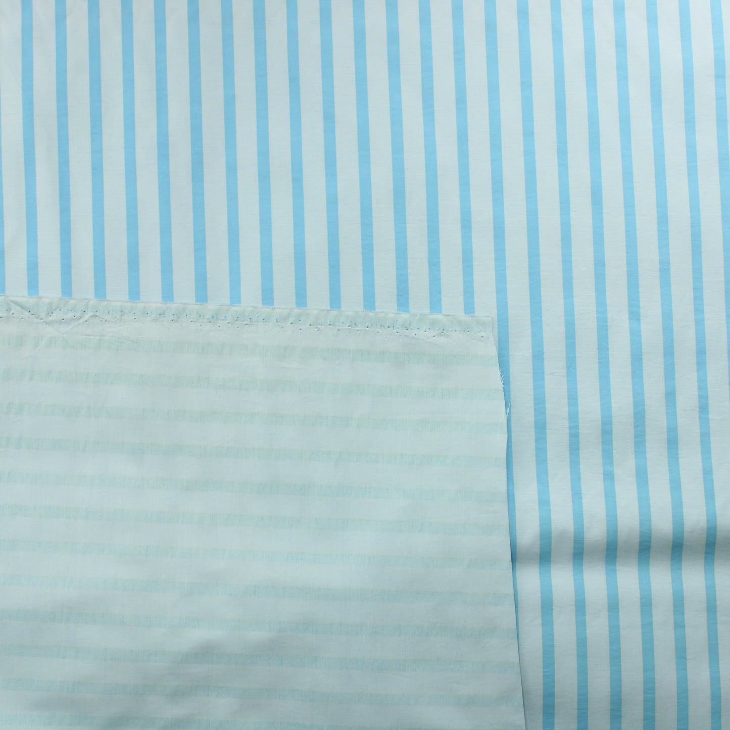 Sininen raidallinen Vaatetuskangas - Pala