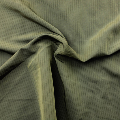 Viherätävä raidallinen Vaatetuskangas - Pala