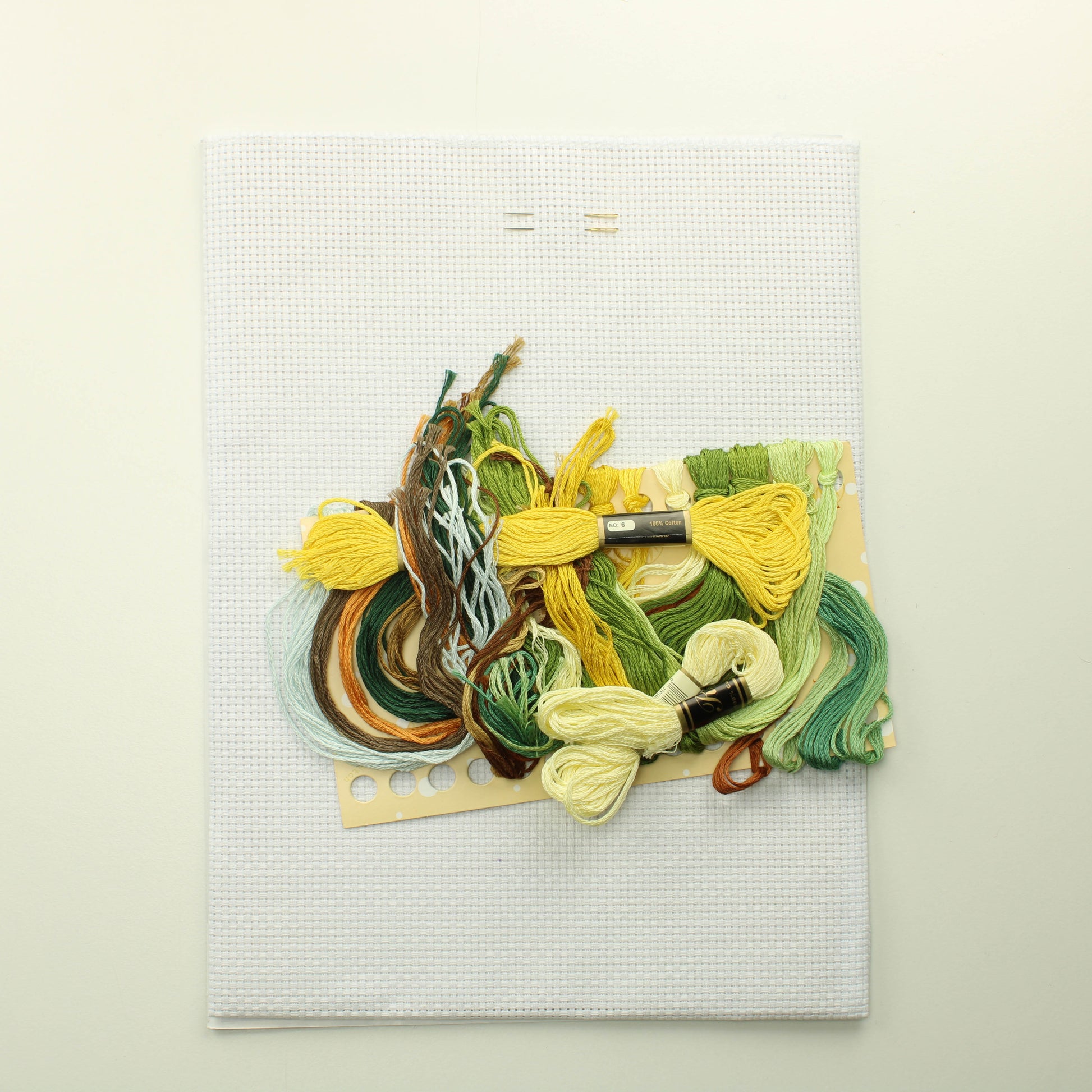 Royal Cross Stitch Auringonkukat kirjontatyö