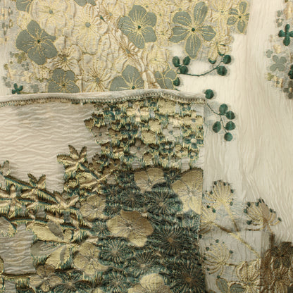 Kukkakuvioitu tekokuitu - Pala