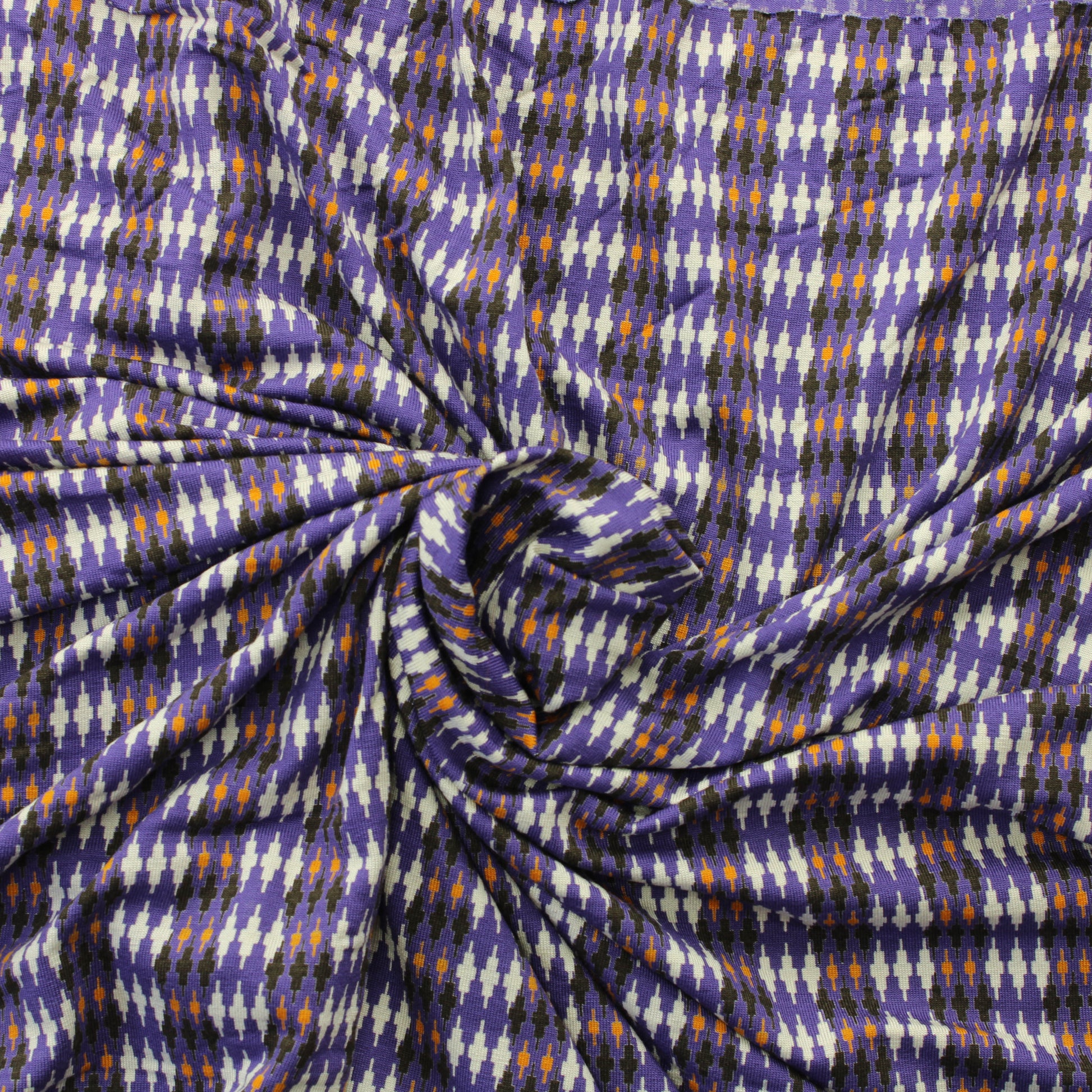 Violettipohjainen kuviollinen Neulos - Pala