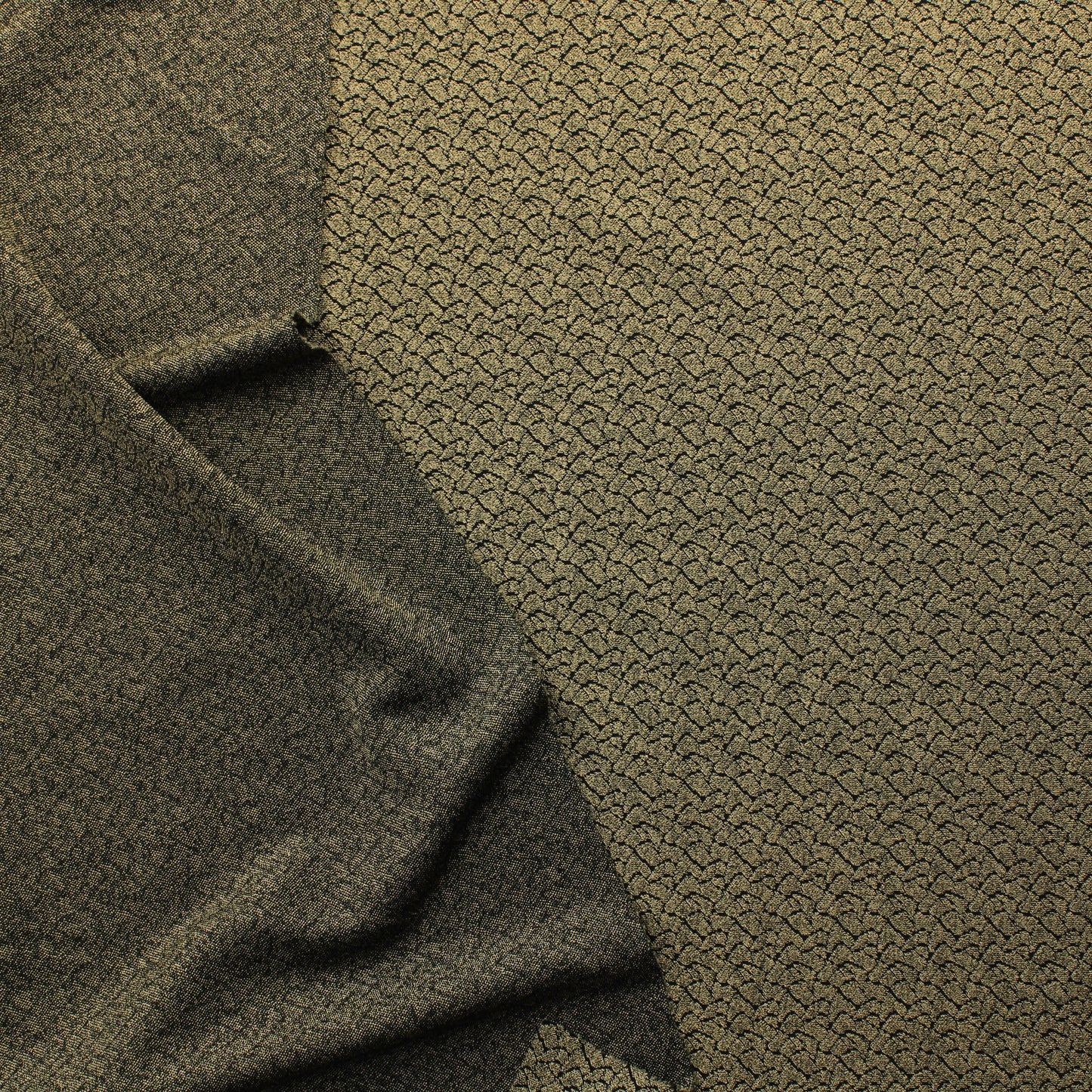 Beigemusta kuvioitu Neulos - Pala