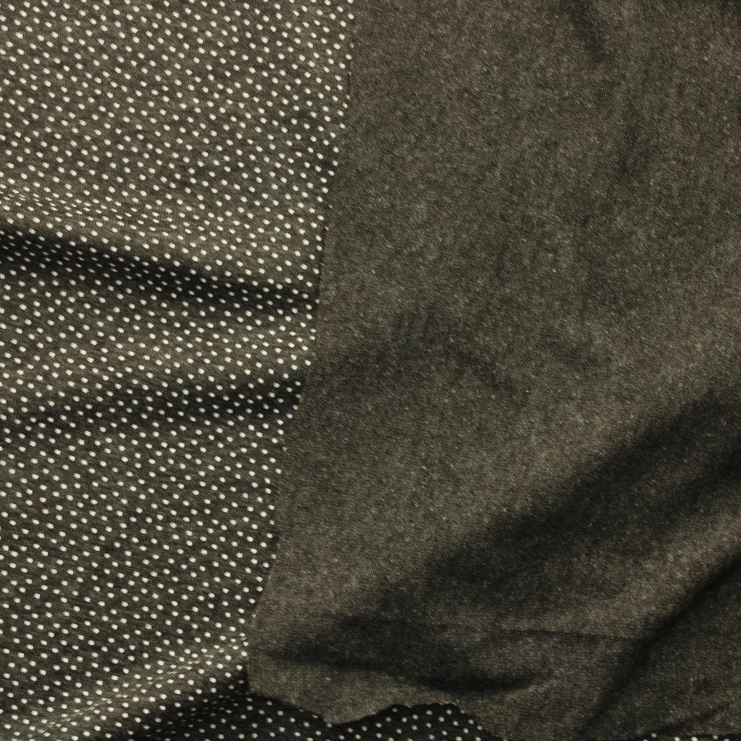 Meleerattu pilkku Neulos - Pala